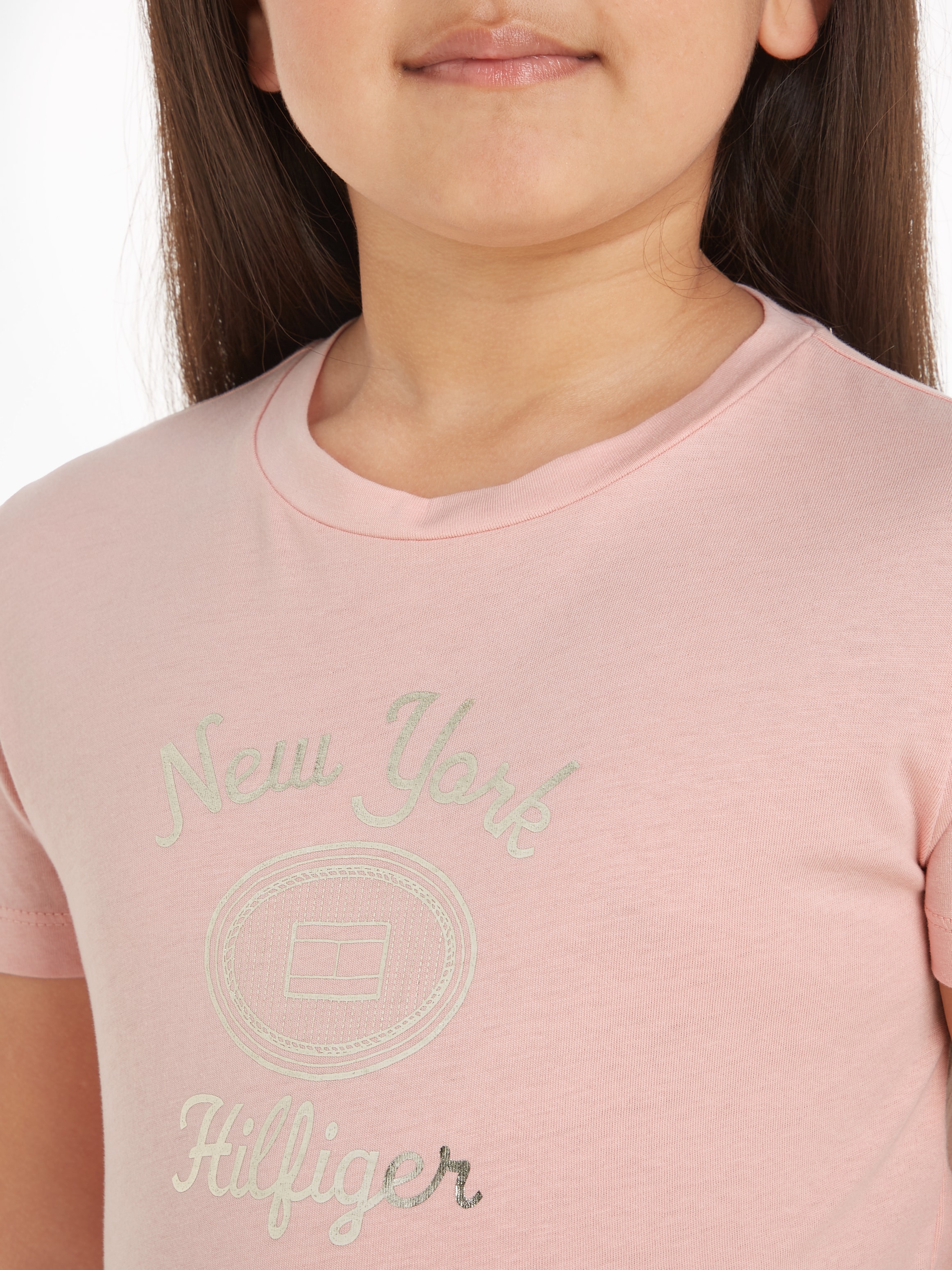 Tommy Hilfiger Kurzarmshirt »HILFIGER NY FOIL REG TEE SS«, Kinder bis 16 Jahre mit Logoprägung