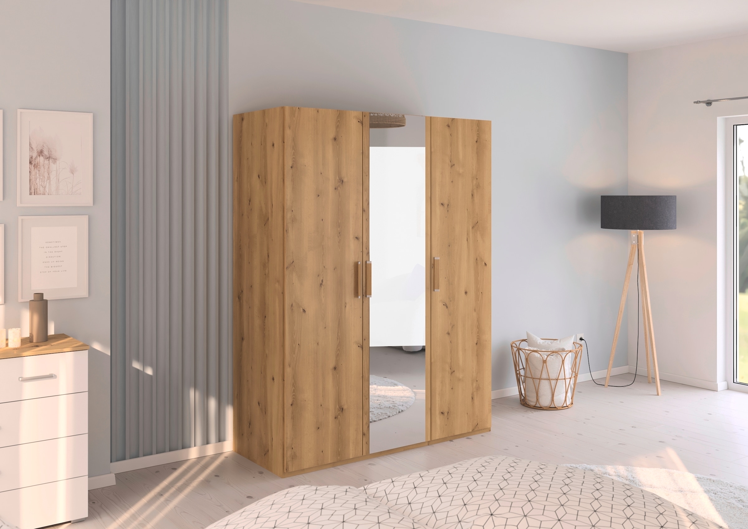 rauch Drehtürenschrank »Kleiderschrank Schrank Garderobe Schlafzimmerschrank EVELYN« in 2 Höhen 197 oder 210 cm erhältlich, inkl. SOFT-CLOSE-FUNKTION,  in elegantem Stil, viel Stauraum 3 Breiten und 2 Höhen MADE IN GERMANY