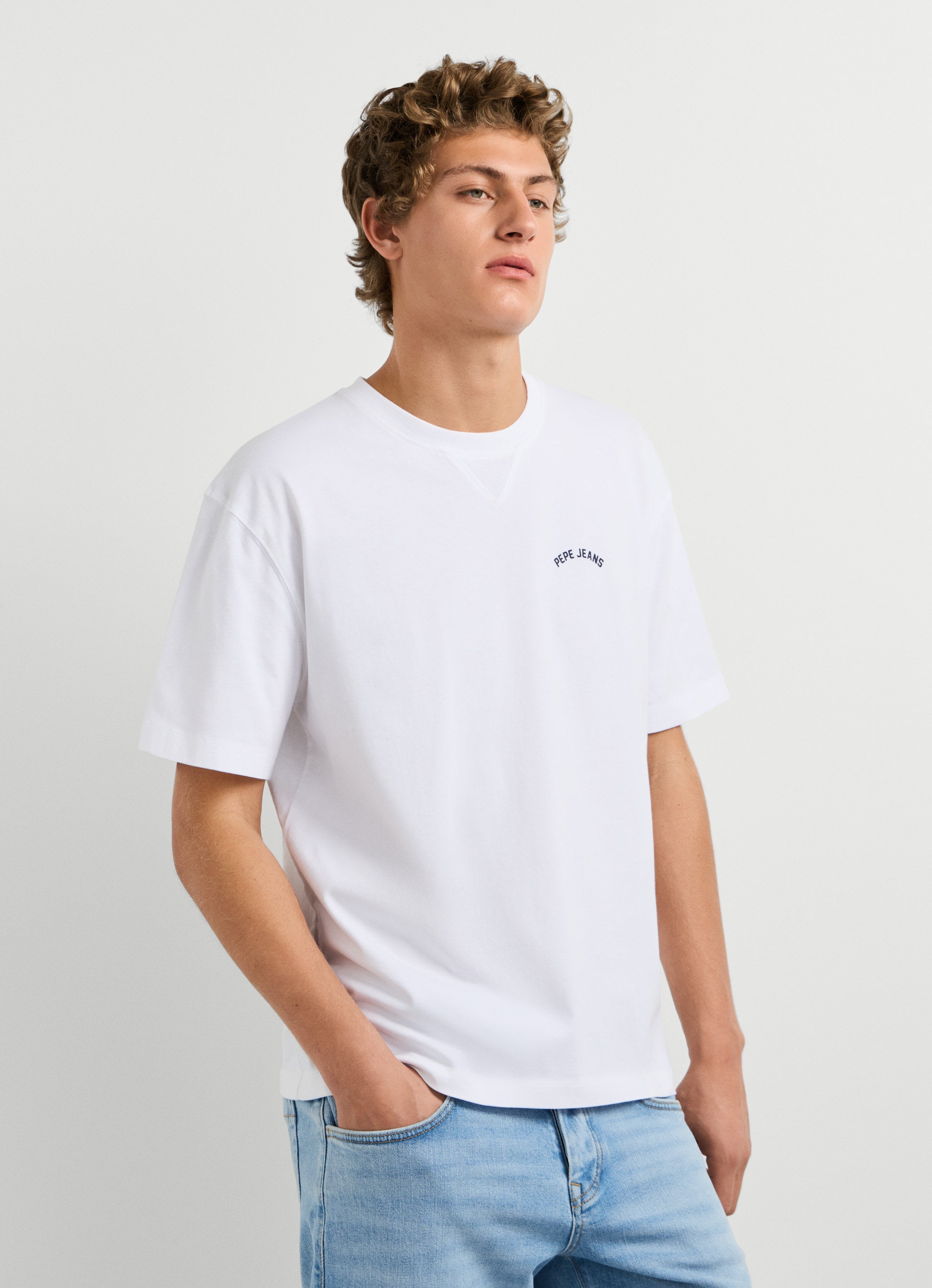 Pepe Jeans T-Shirt »JOHN TEE« mit V-Naht am Rundhals