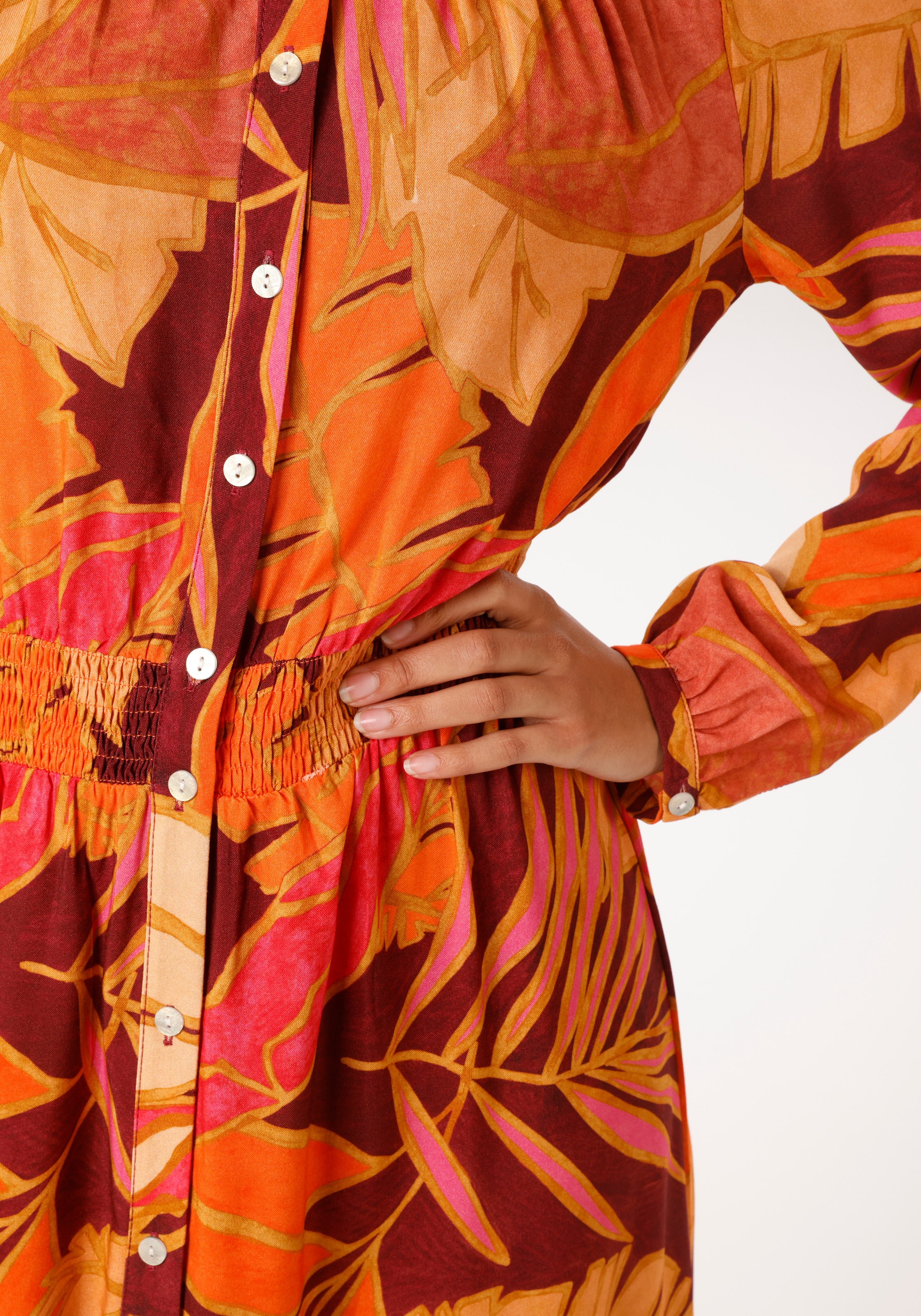 Aniston CASUAL Maxikleid mit farbenfrohen, grafischen Blättern bedruckt - NEUE KOLLEKTION