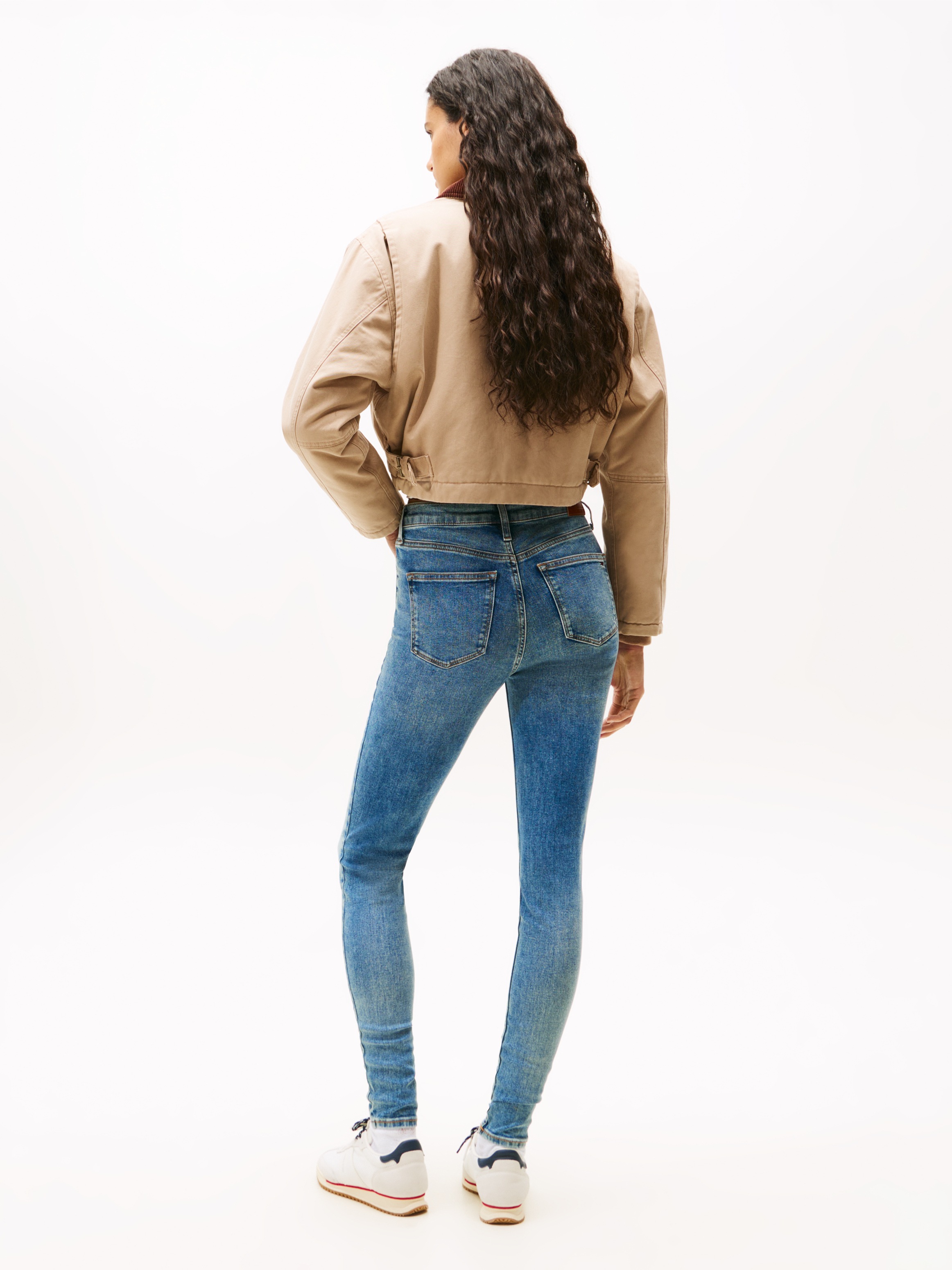 Tommy Jeans Skinny-fit-Jeans »NORA MR SKNY AH1280«, mit Logo-Badge