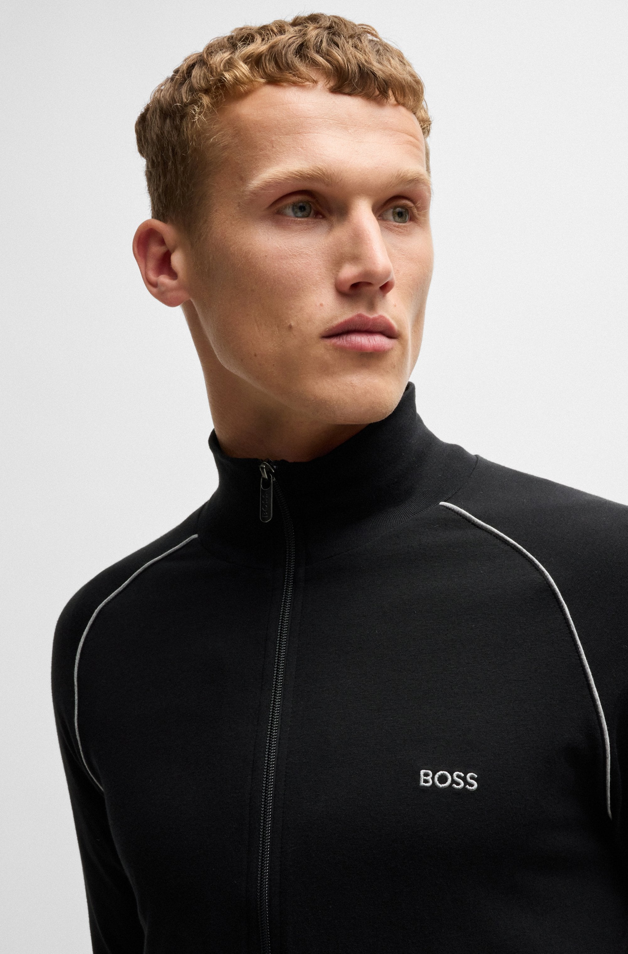BOSS Sweatjacke »Mix&Match Jacket Z«, mit Kontrastnaht am Ärmel