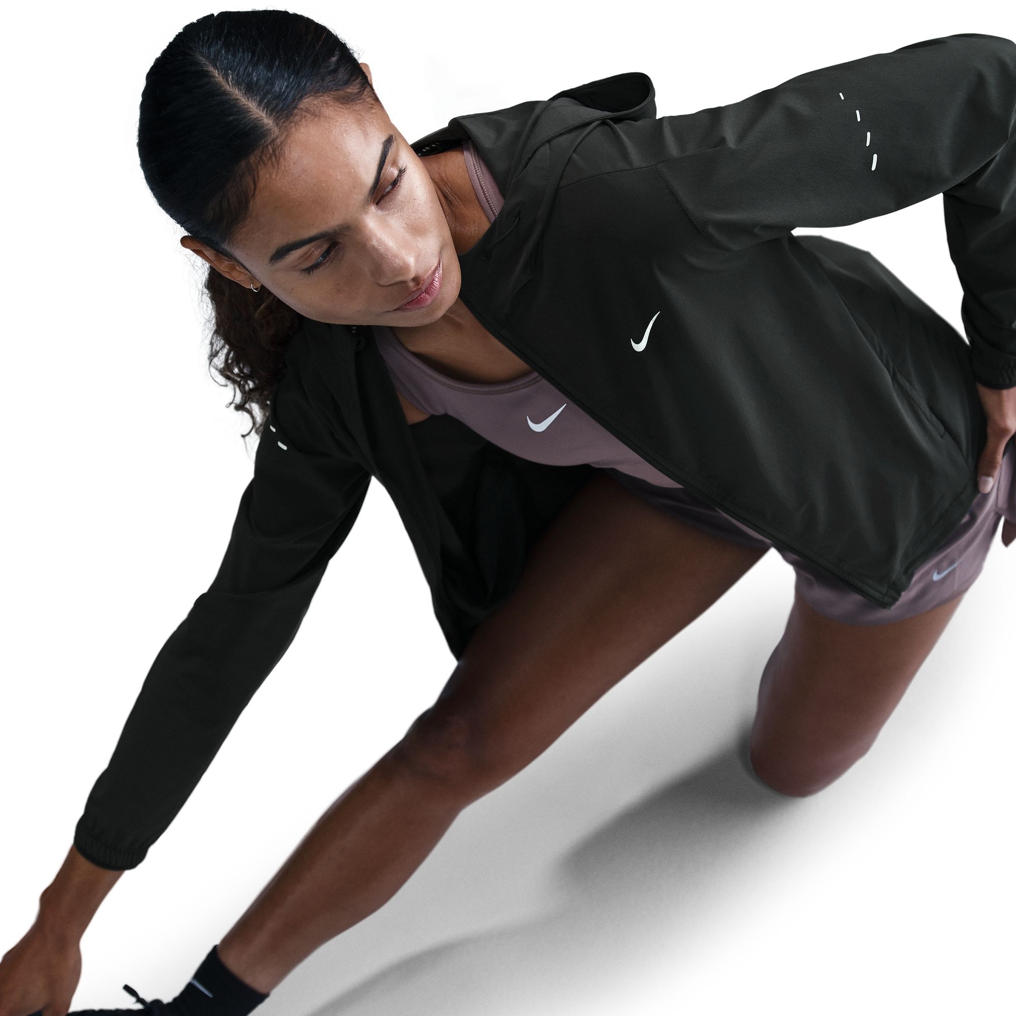 Nike Laufjacke »W NK SWIFT RPL PKBL JKT« mit Kapuze mit Kapuze und Kordelzug, atmungsaktiv, wasserabweisend, windabweisend