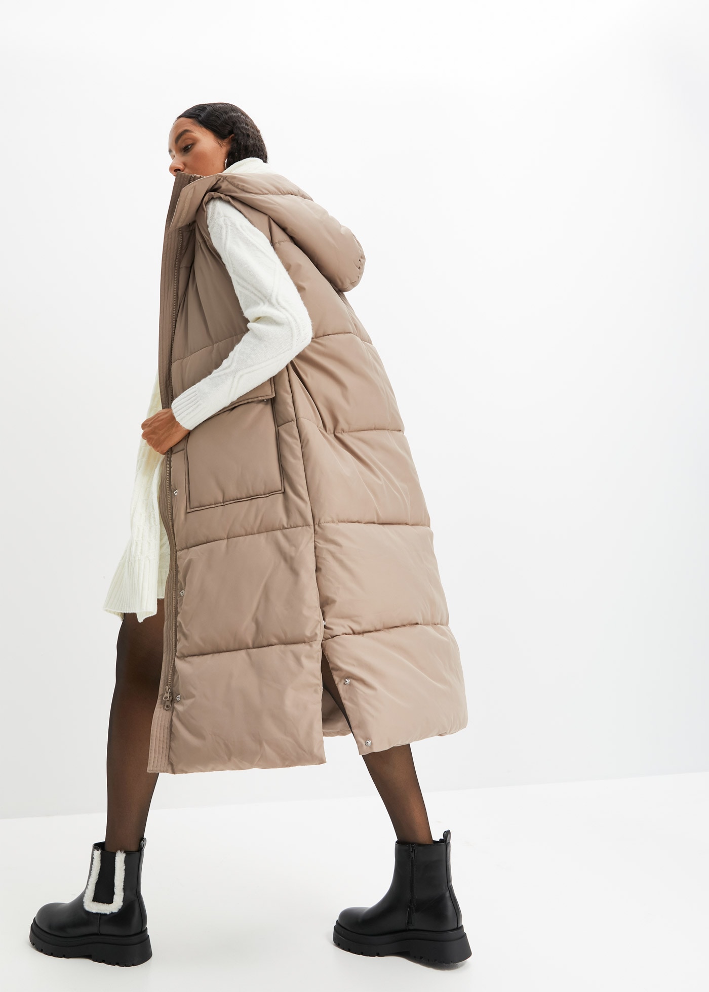 bonprix Steppweste »Wattierte Steppweste mit abnehmbarer Kapuze« Wattierte Steppweste mit abnehmbarer Kapuze