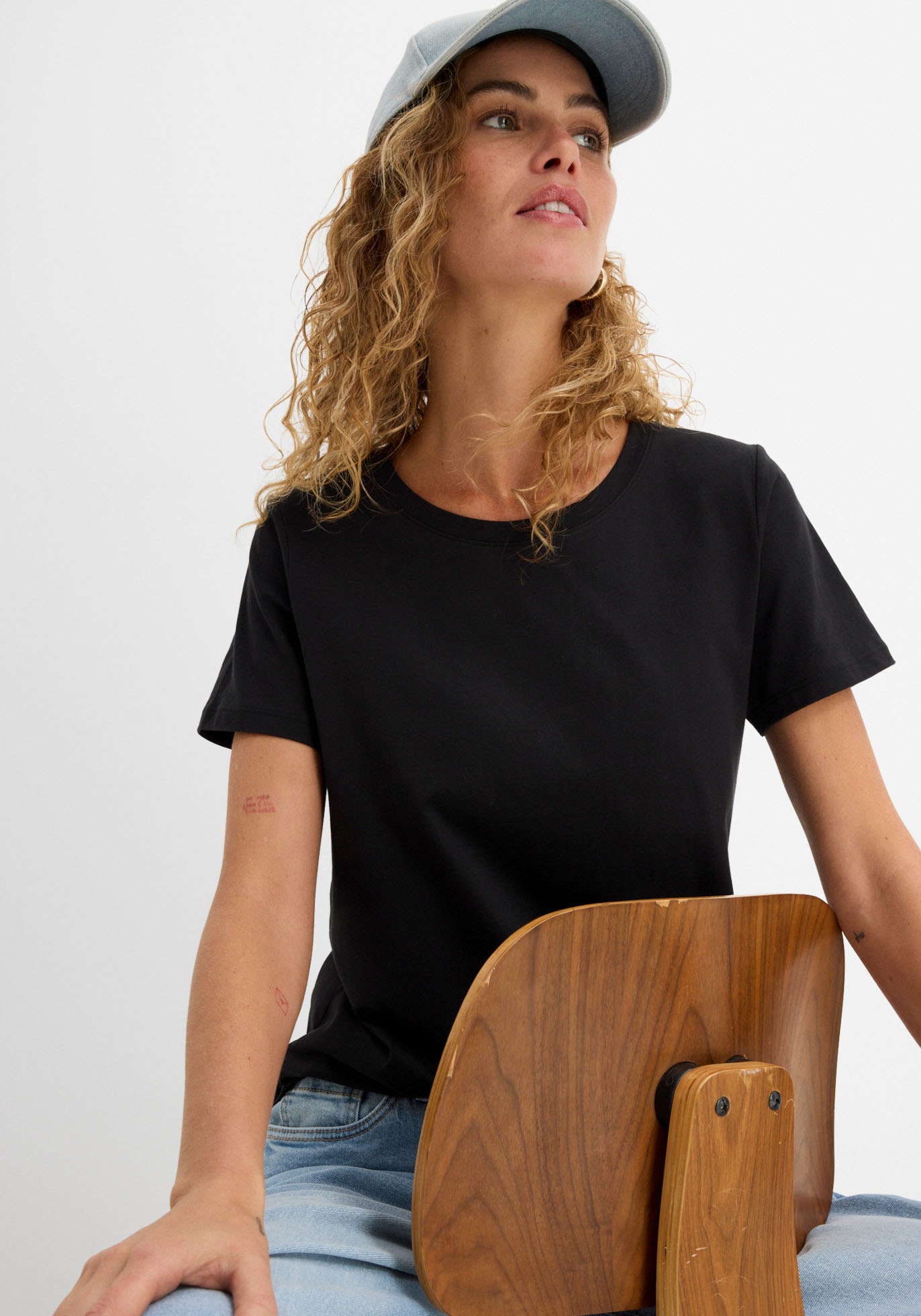 bonprix T-Shirt Packung, 2 Stk. lockere Passform, Kurzarm, Rundhalsausschnitt, aus Baumwolle