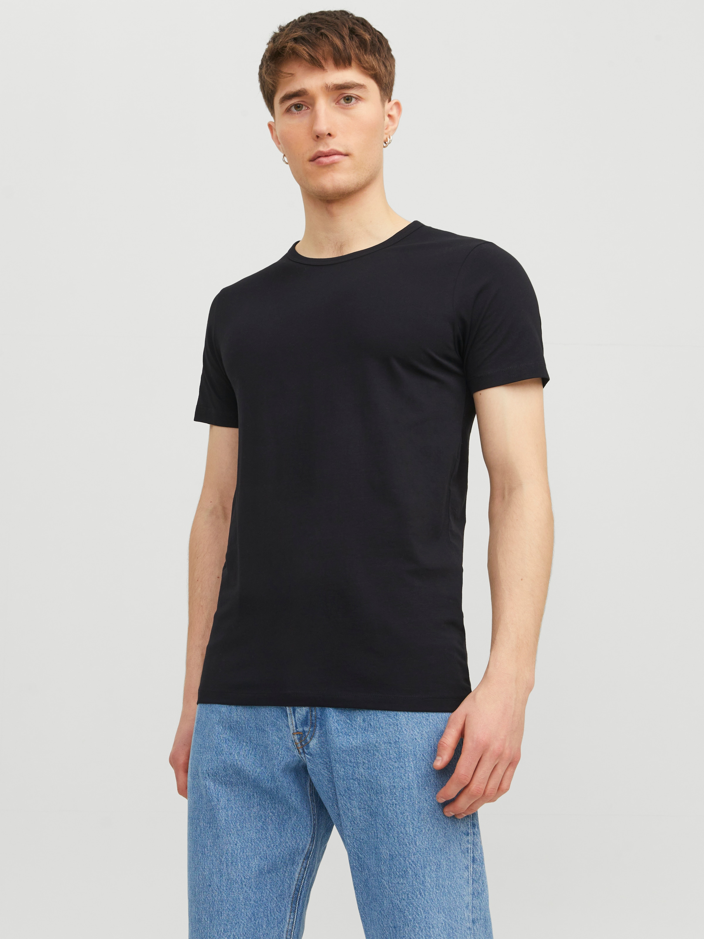 Jack & Jones T-Shirt »JJEBASIC mit schmaler Passform für jeden Tag« unifarben, modisch, schmal, Baumwollmischung, Rundhals