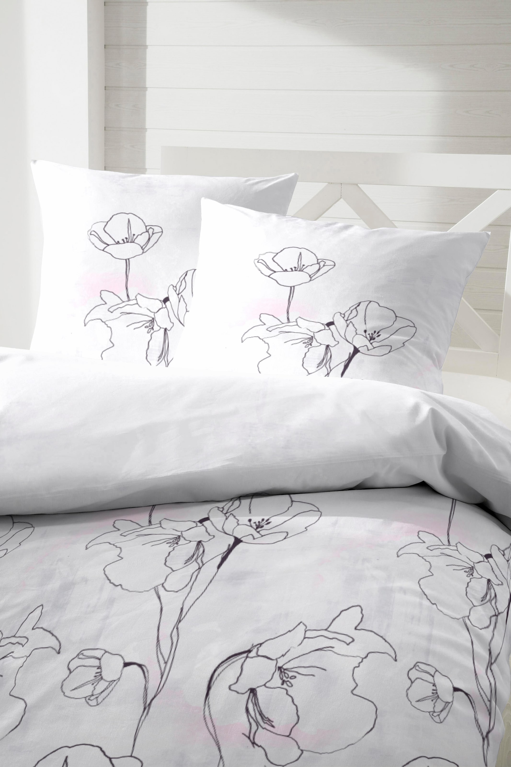 Primera Bettwäsche »Dafne« 2 Stk. tlg. mit filigranen Blumen