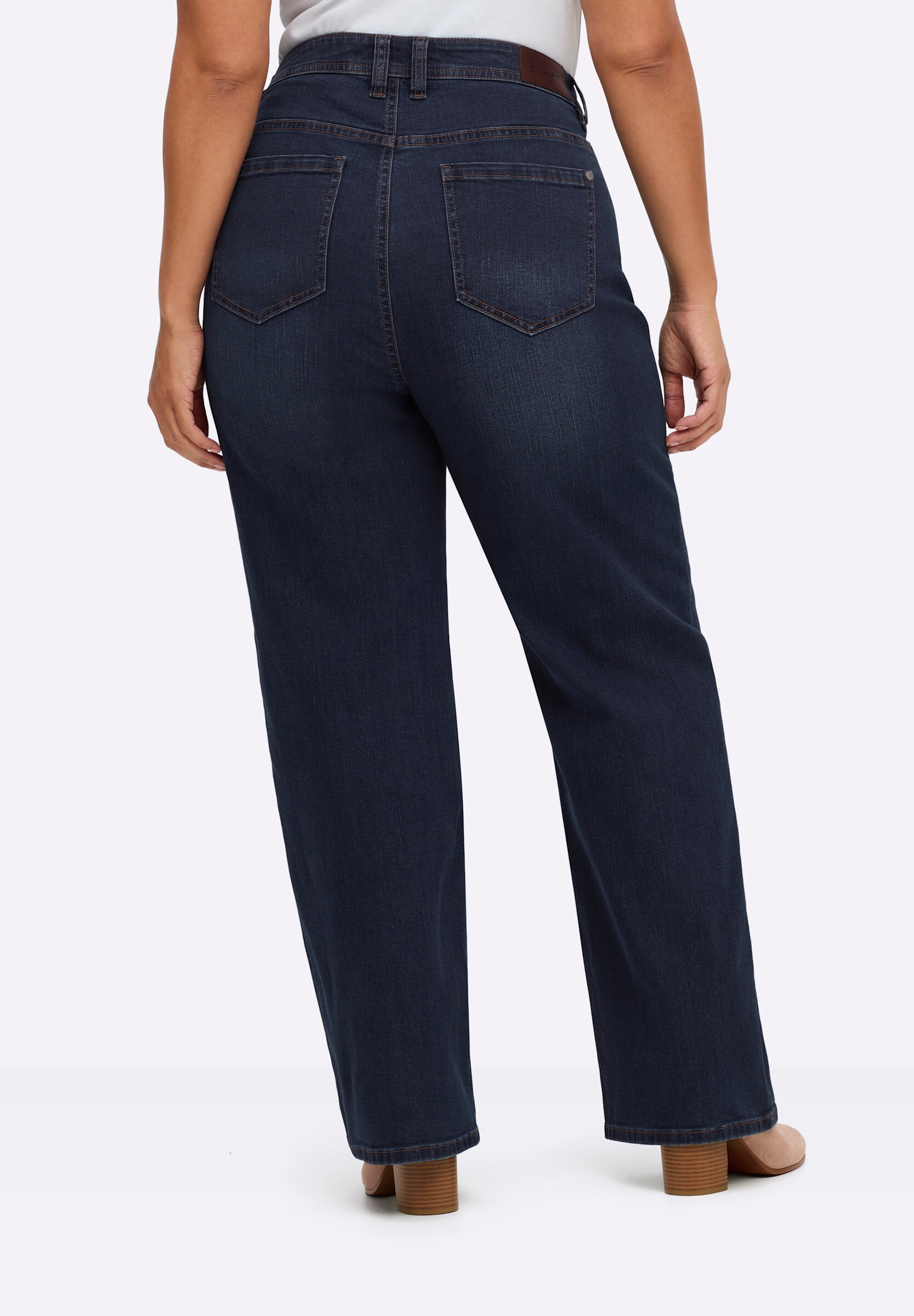 Sheego 5-Pocket-Jeans »Jeans Gerade Jeans bei schmalerer Taille und viel Po«