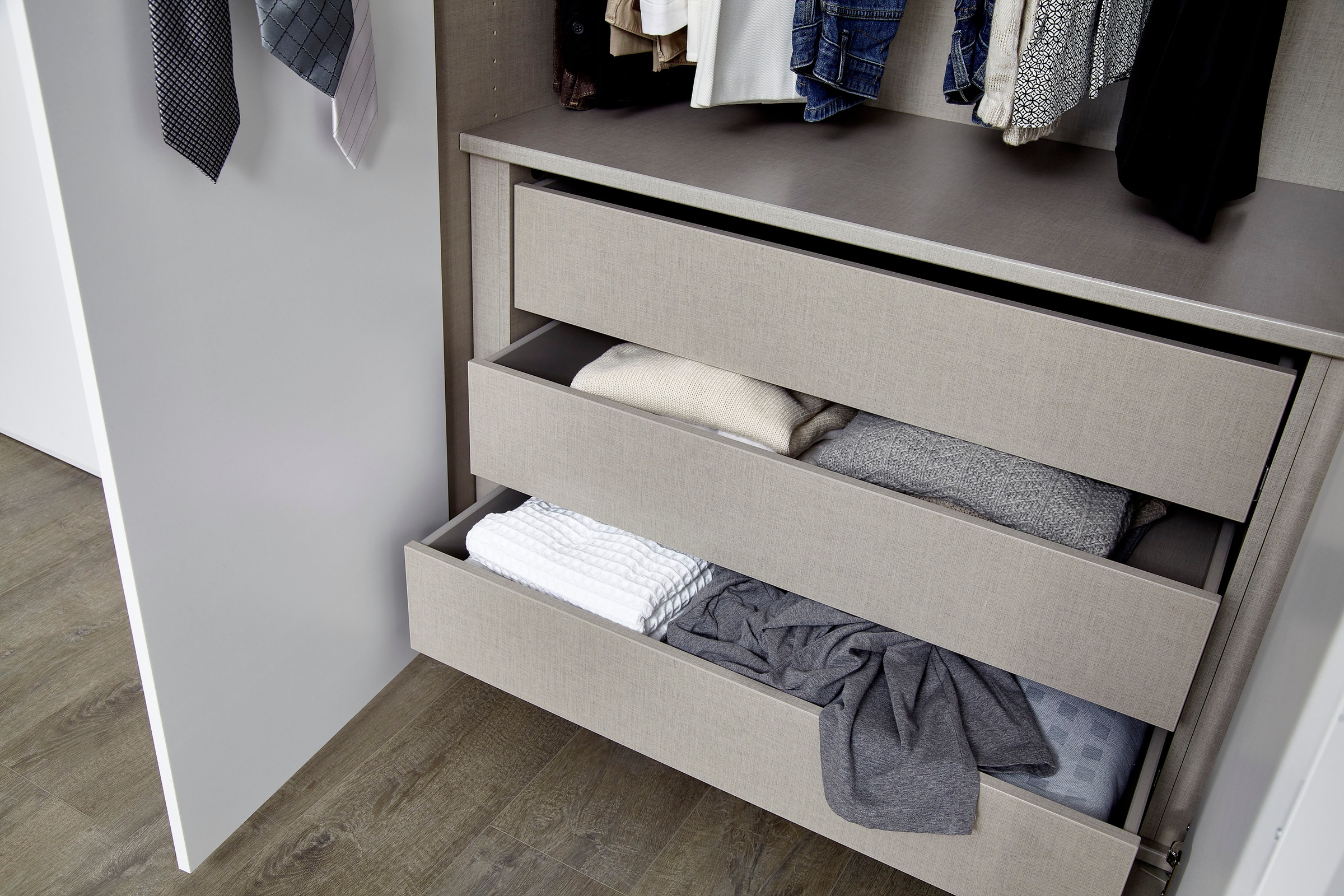 rauch Drehtürenschrank »Purisma« Kleiderschrank Schlafzimmerschrank Schrank, mit umfangreicher Innenausstattung