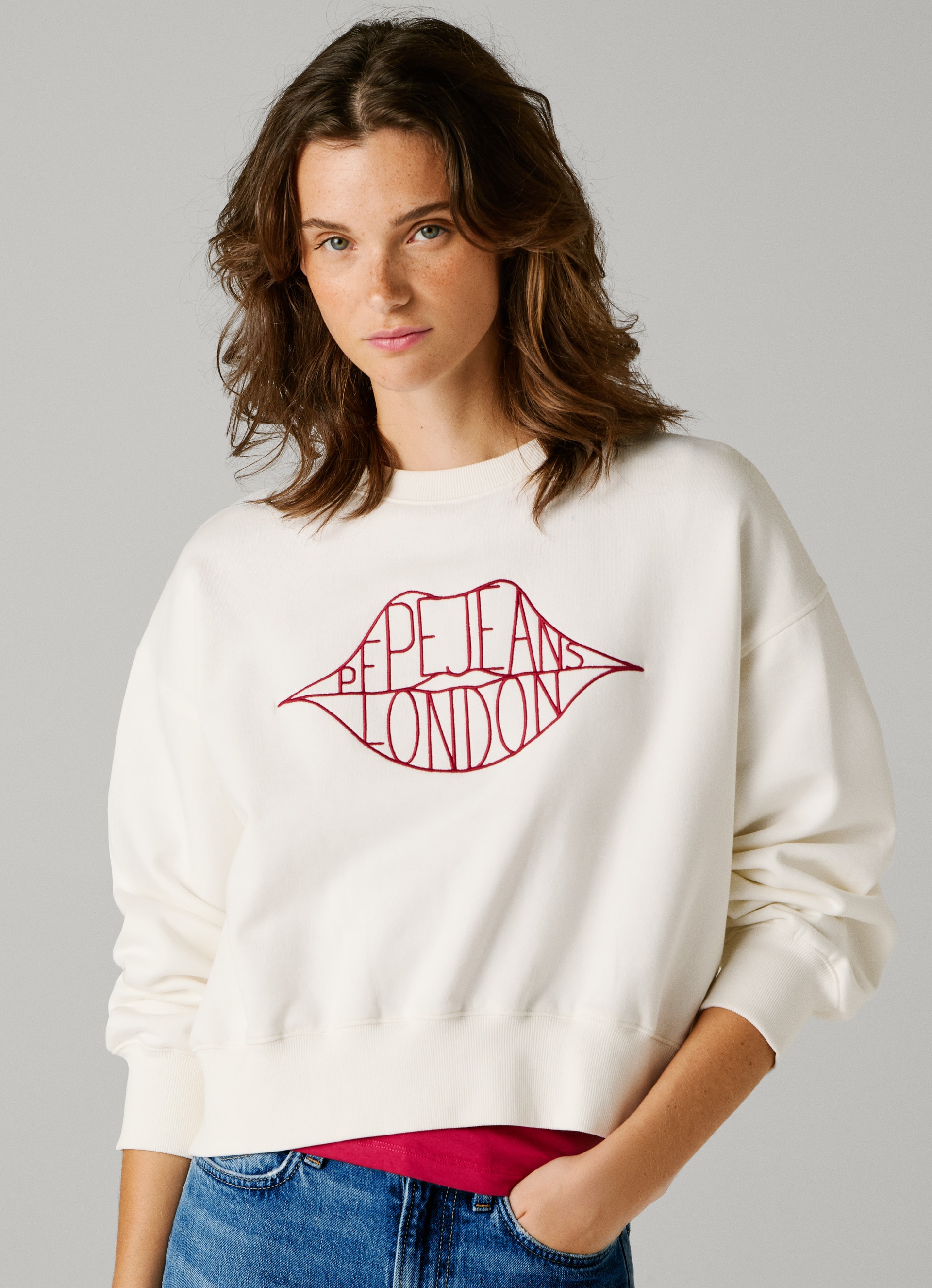 Pepe Jeans Sweatshirt »BERNIS«, mit Rundhals, bestickt
