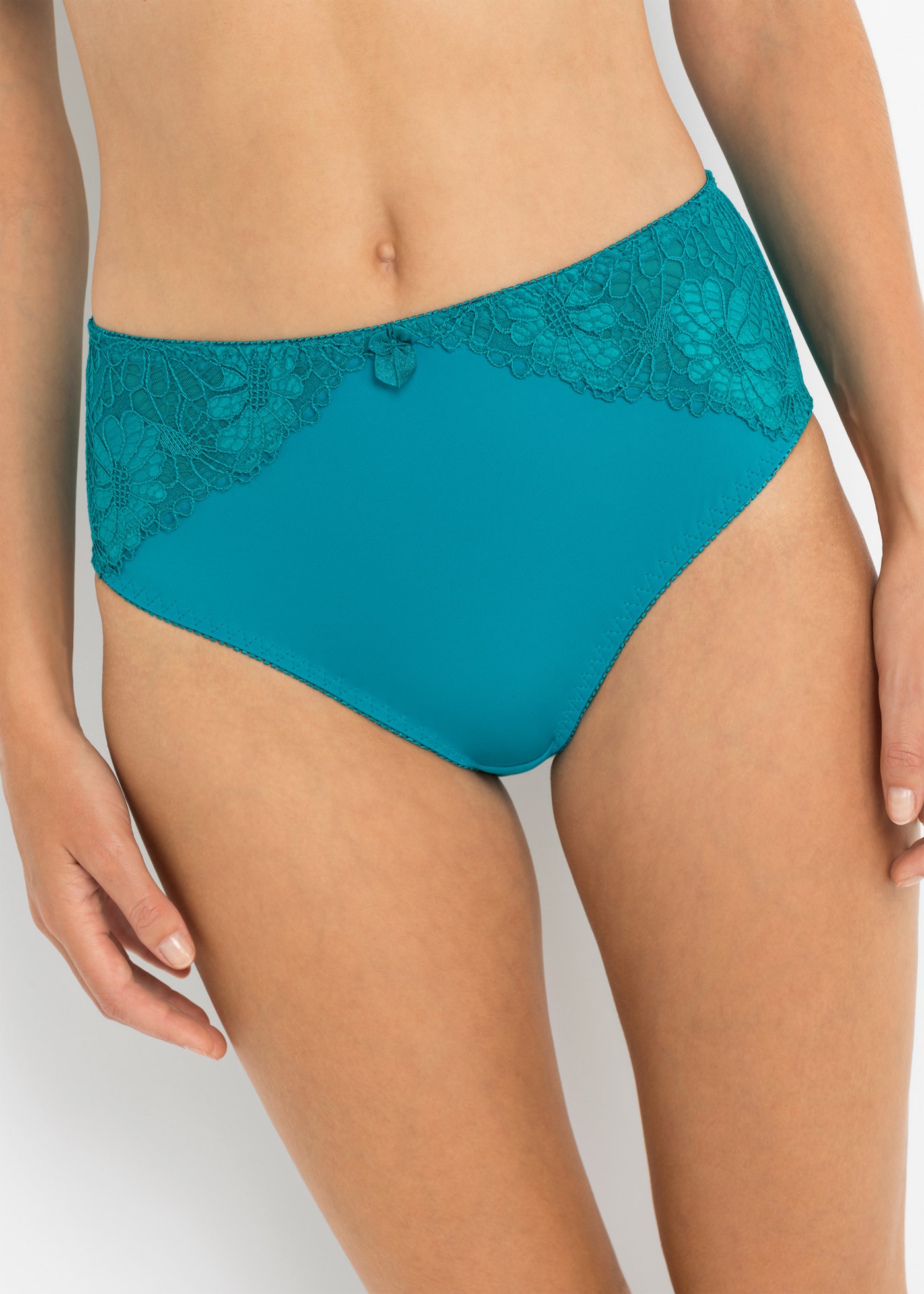 bonprix Maxislip Packung, 2 Stk. über die Hüfte geführt, mit floraler Spitze auf der Vorderseite