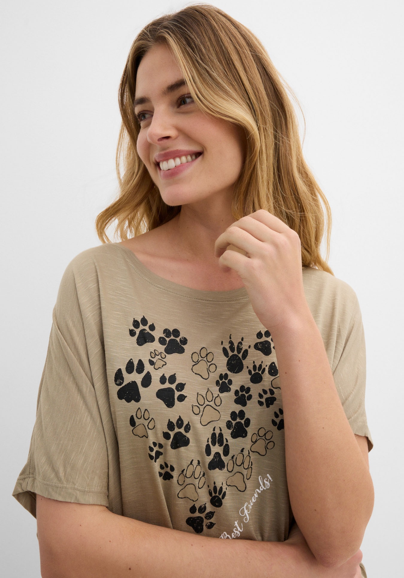 bonprix T-Shirt Oversize-Passform, Kurzarm, mit dekorativem Druck, aus Viskose
