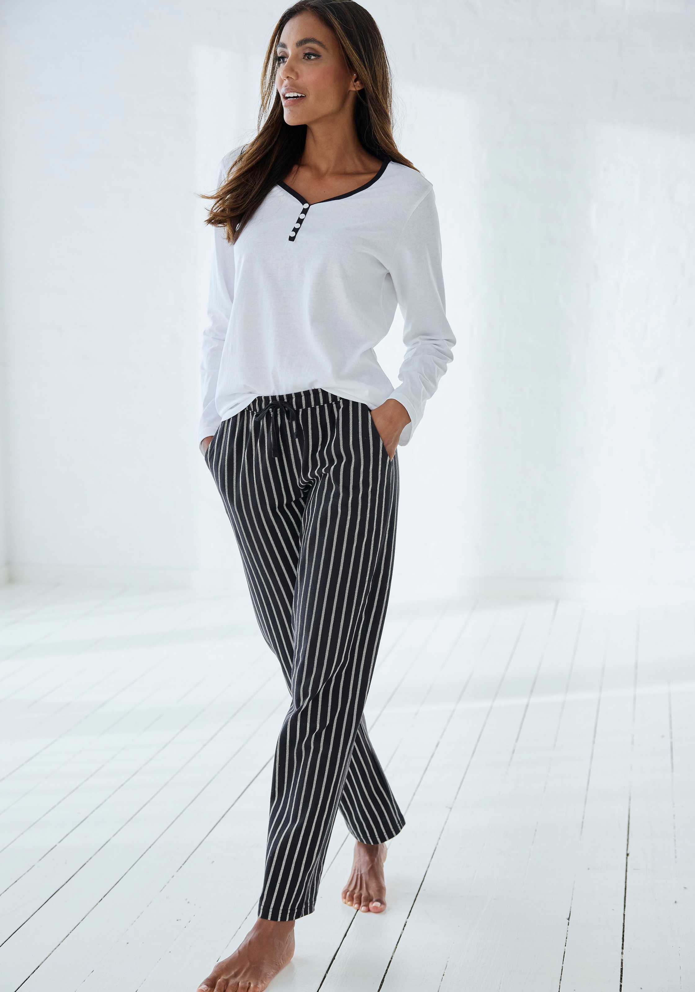 Vivance Dreams Pyjamahose, mit Schwarz-Weiß-Druck