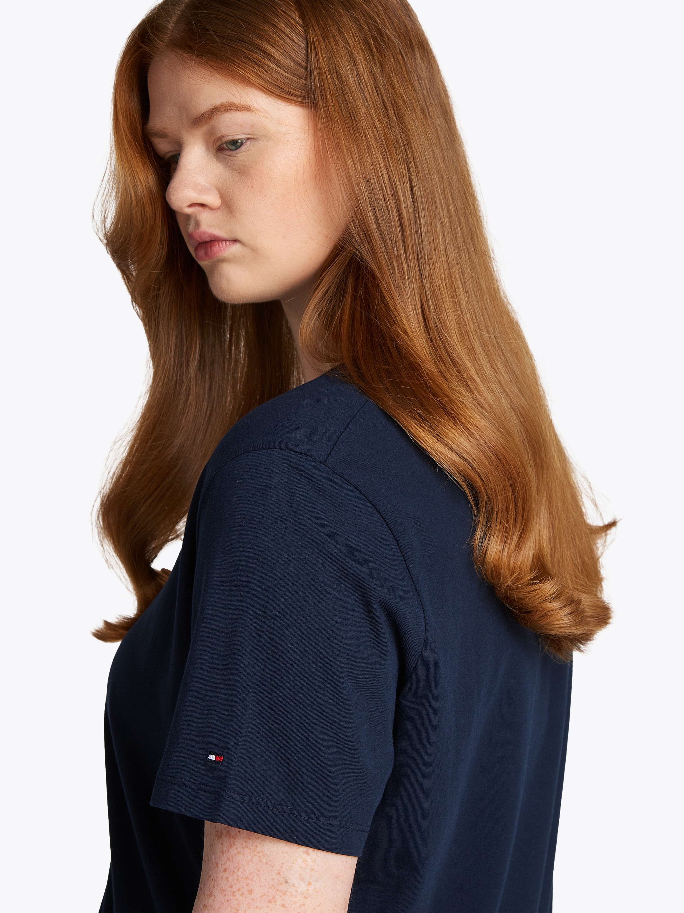 Tommy Hilfiger Curve Rundhalsshirt »CRV REG SCRIPT C-NK TEE SS«, in Großen Größen, Logoschriftzug