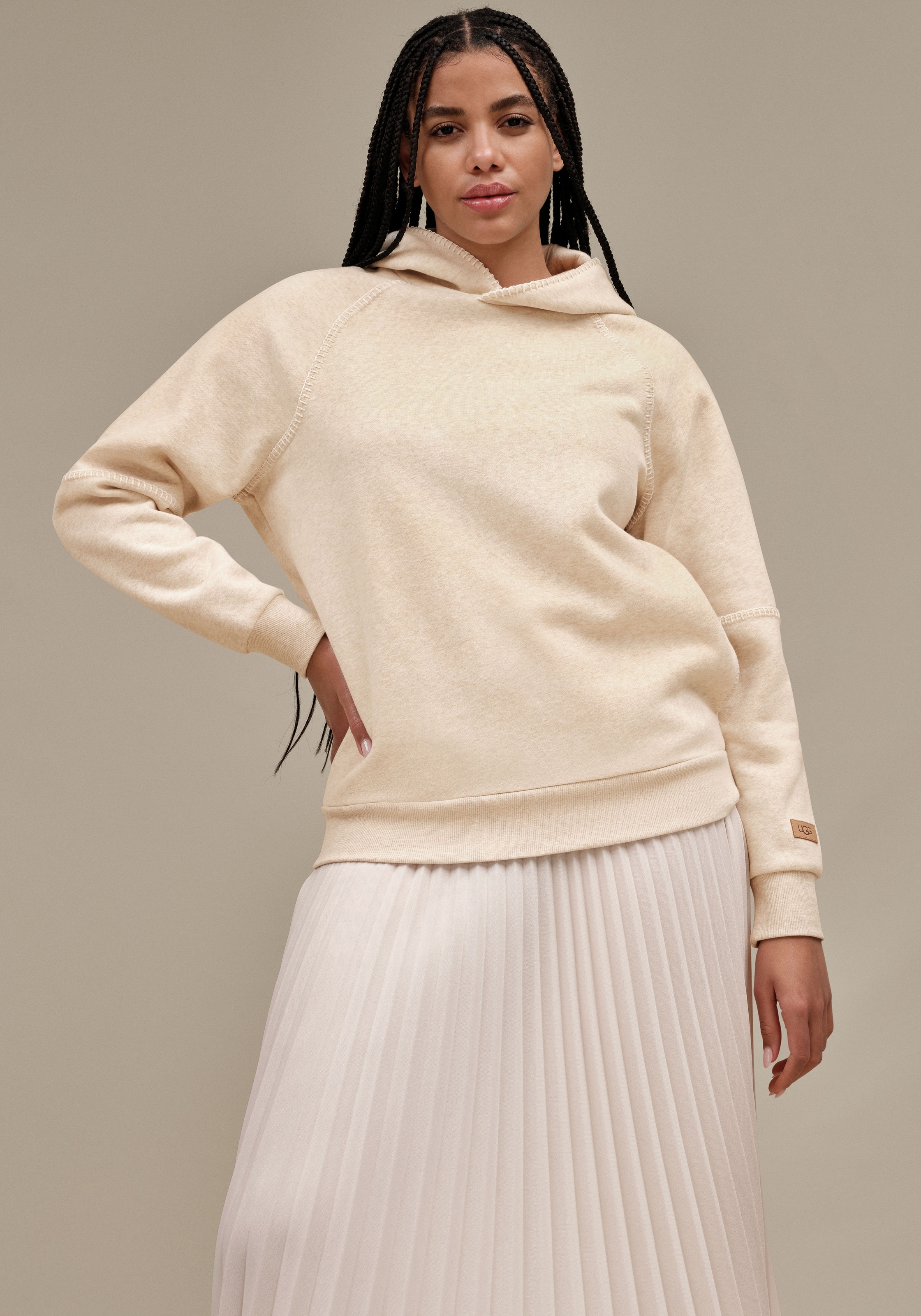 UGG Kapuzensweatshirt »Classic Hoodie«, mit kontrastfarbigen Nähten