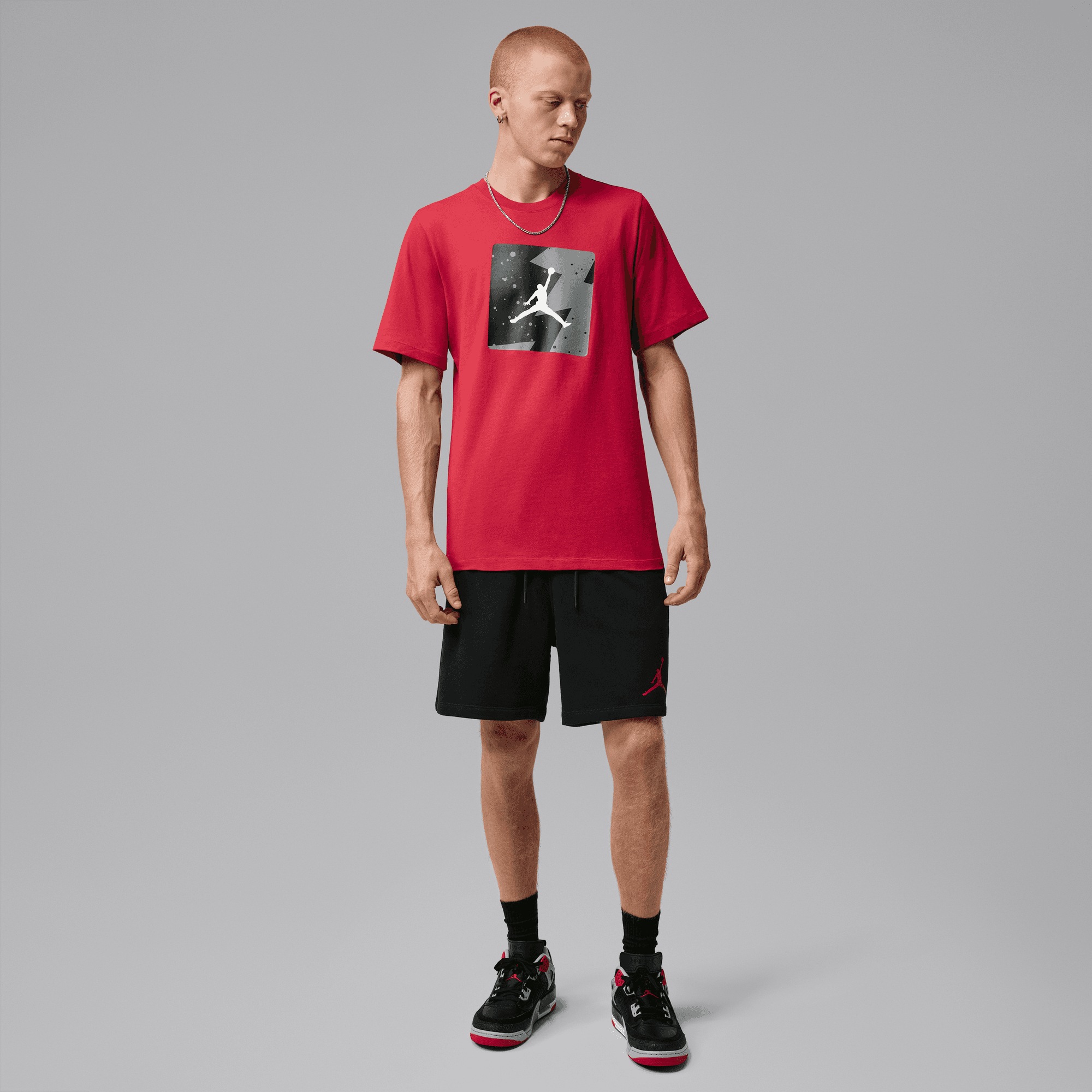 Jordan Trainingsshirt »Jordan Poolside Men's T-Shirt« mit markantem Frontprint, atmungsaktives Material, aus Baumwolle