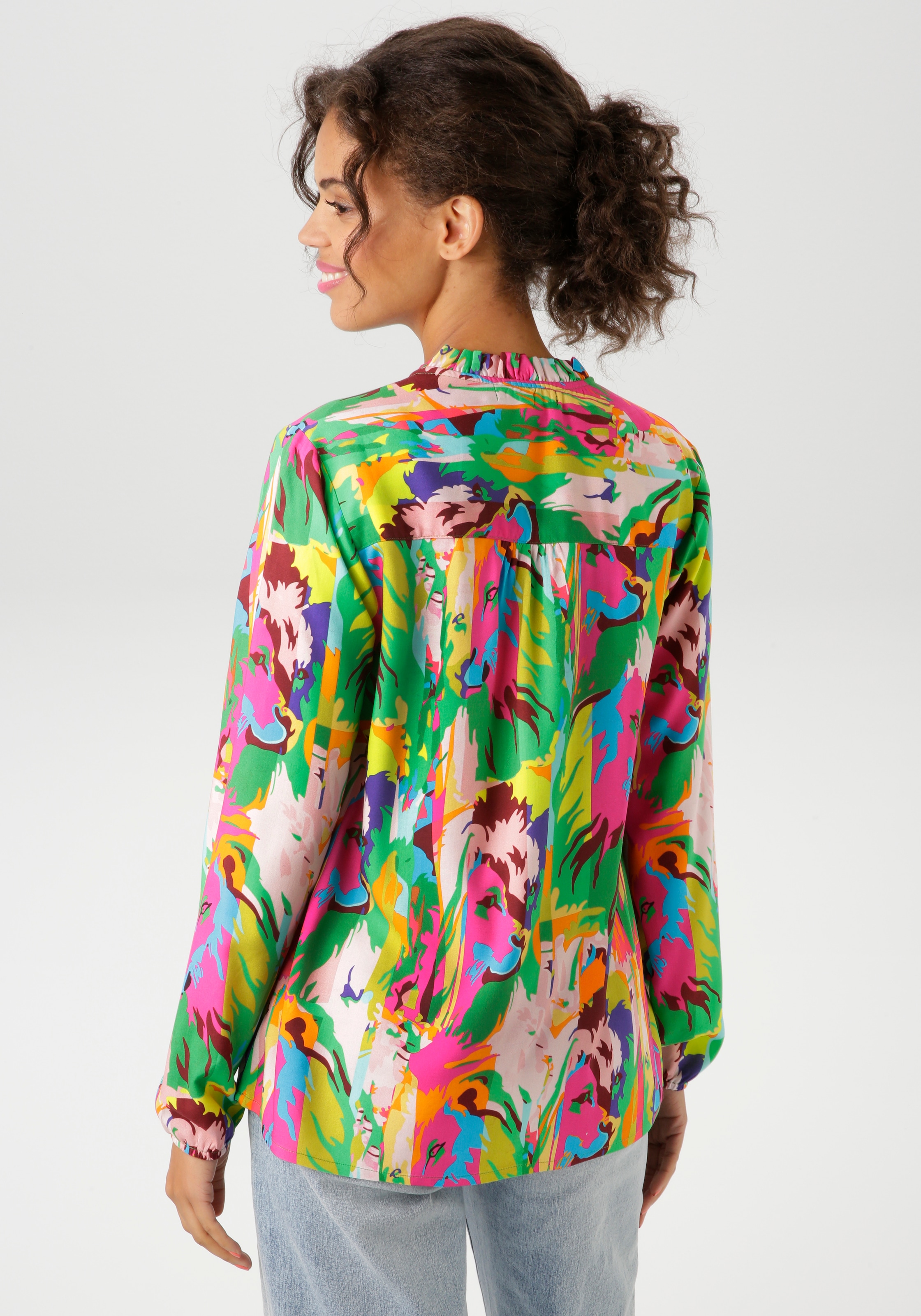 Aniston CASUAL Schlupfbluse, mit Löwenköpfen im farbenfrohen Dschungel-Print