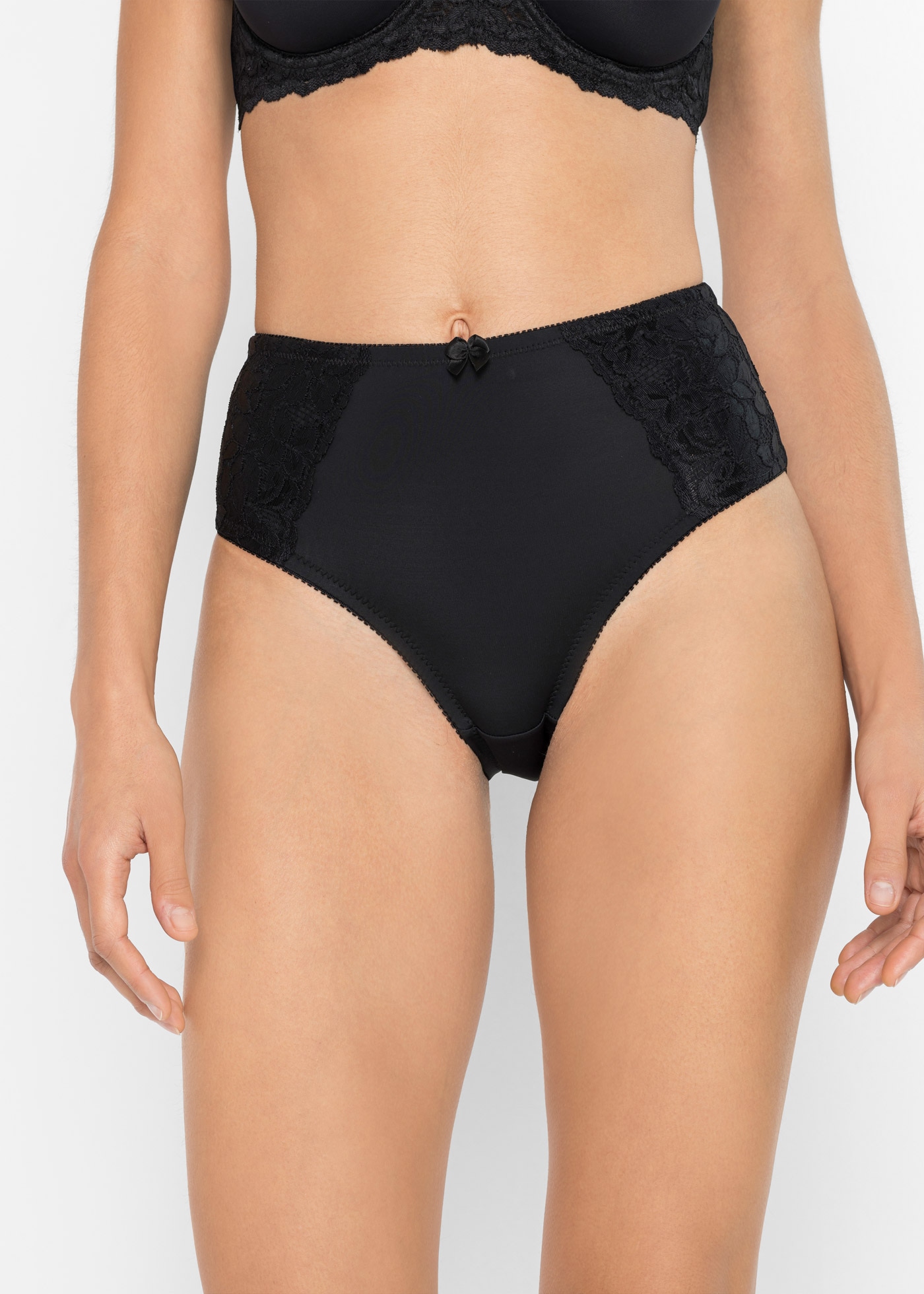 bonprix Maxislip »Maxislip mit zarter Spitze (2er Pack)« Packung, 2 Stk. mit zarter Spitze, aus Polyamid und Elasthan, klassische Passform