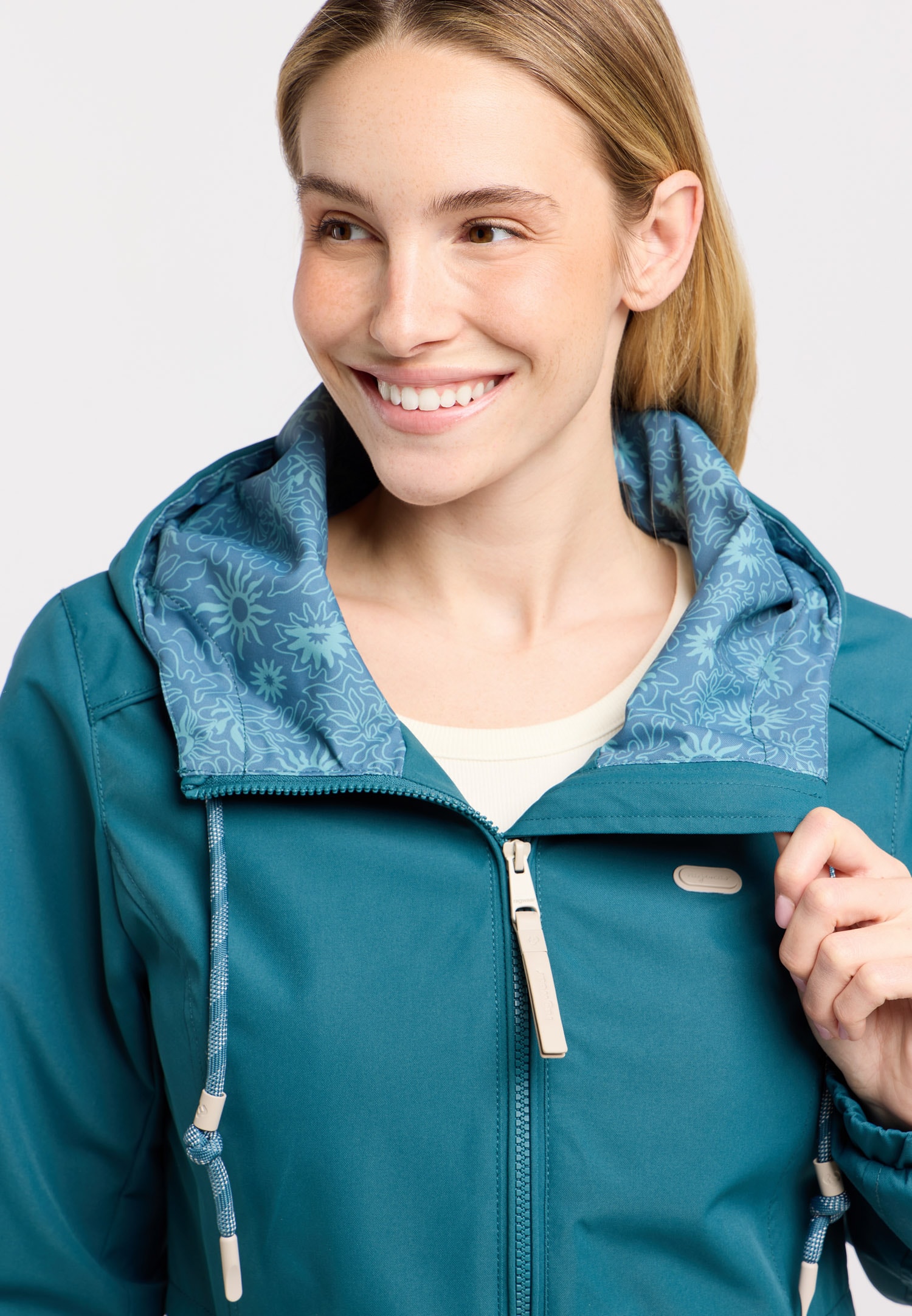 Ragwear Parka »DANKKA« mit Kapuze Mit Kordelzug, geblümtem Futter und reflektierenden Kordeln