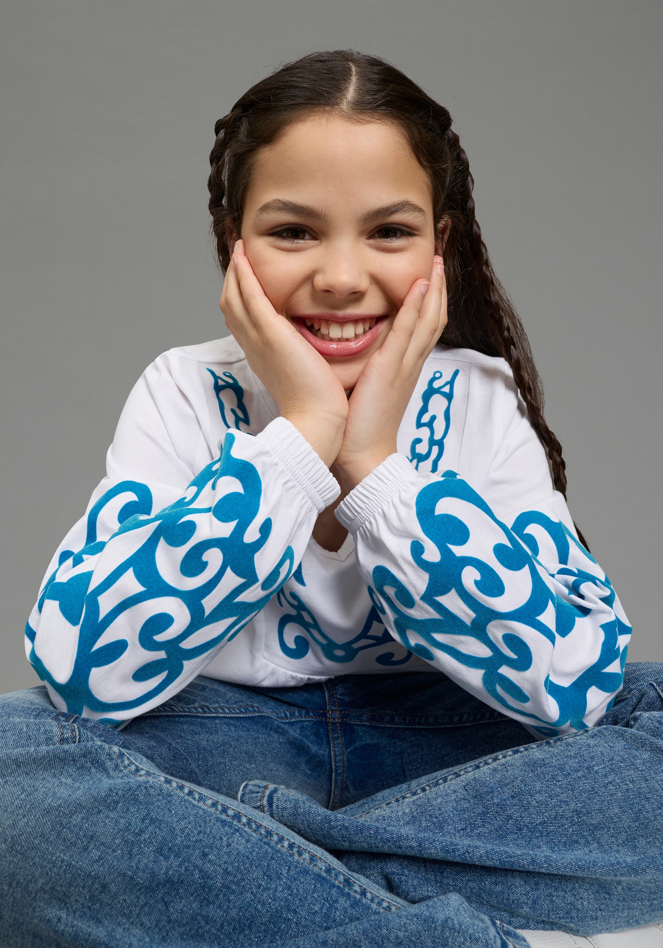 KangaROOS Langarmshirt »Kangaroos Tunika-Shirt mit aufwendigem Druck« mit V-Ausschnitt, Ärmel mit innenliegendem Gummizug, aus Baumwolle