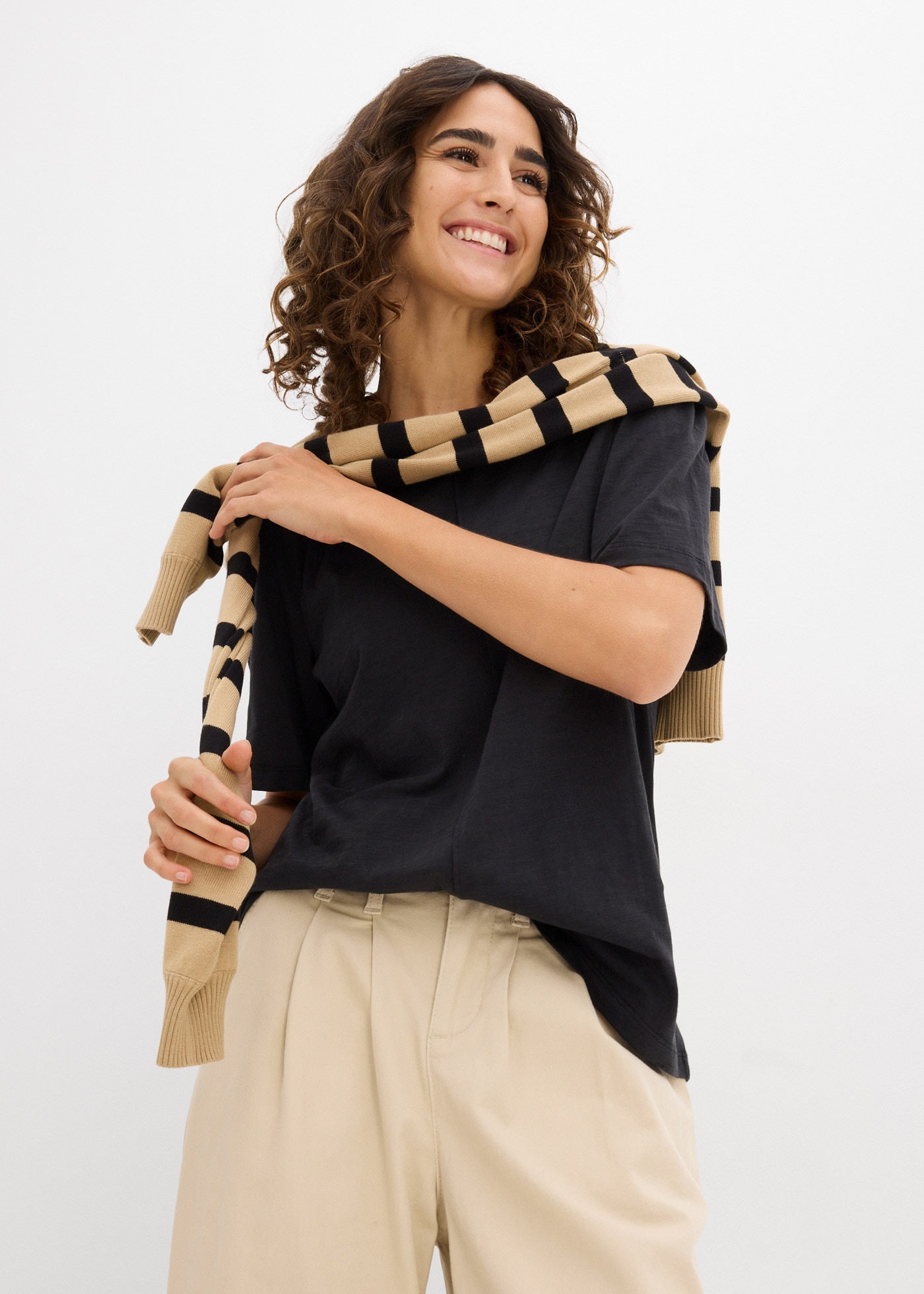 bonprix T-Shirt lockere Passform, weite Ärmel mit dezenter Raffung an der Schulter