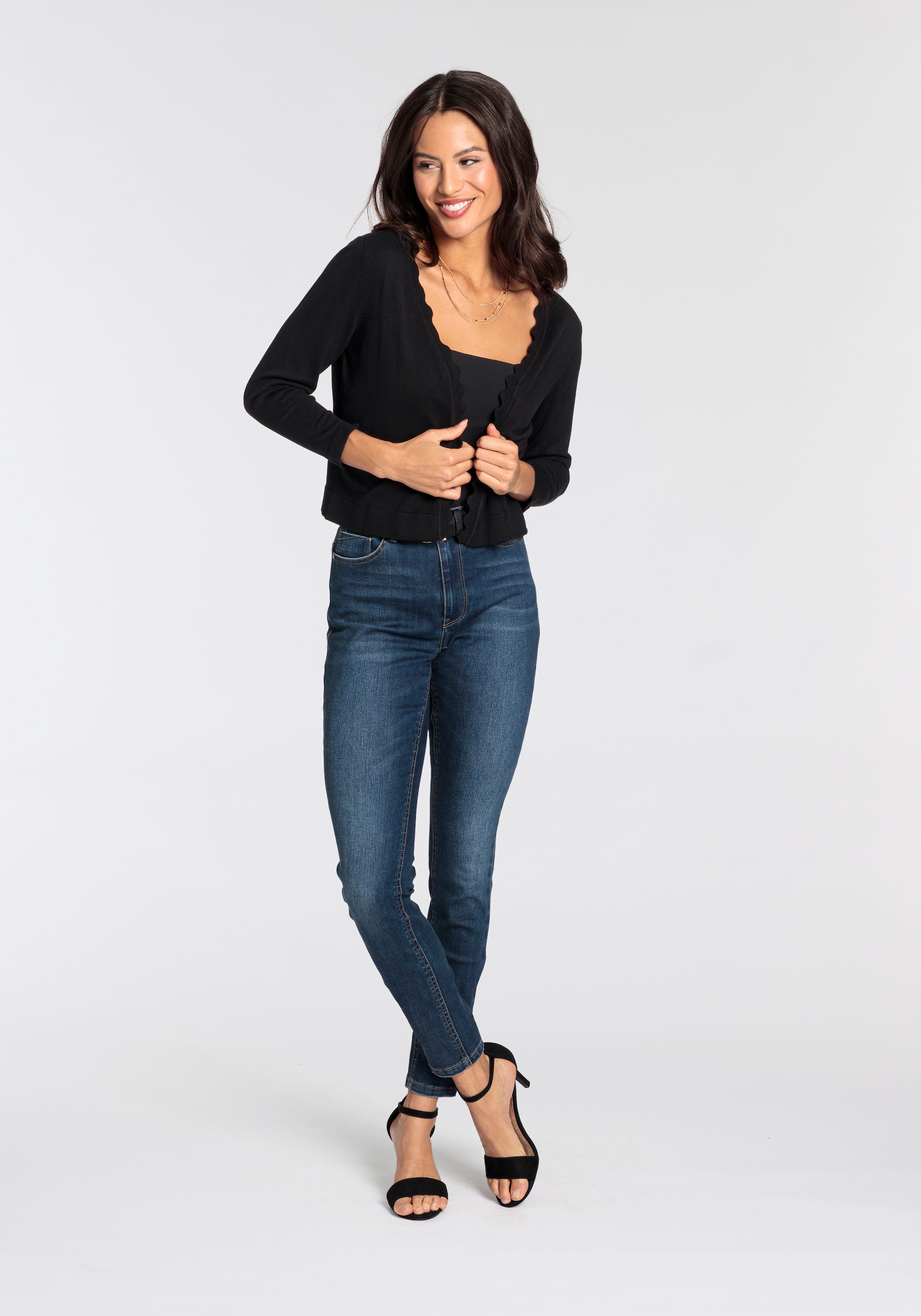 Laura Scott Strickjacke, mit femininer Wellenkante