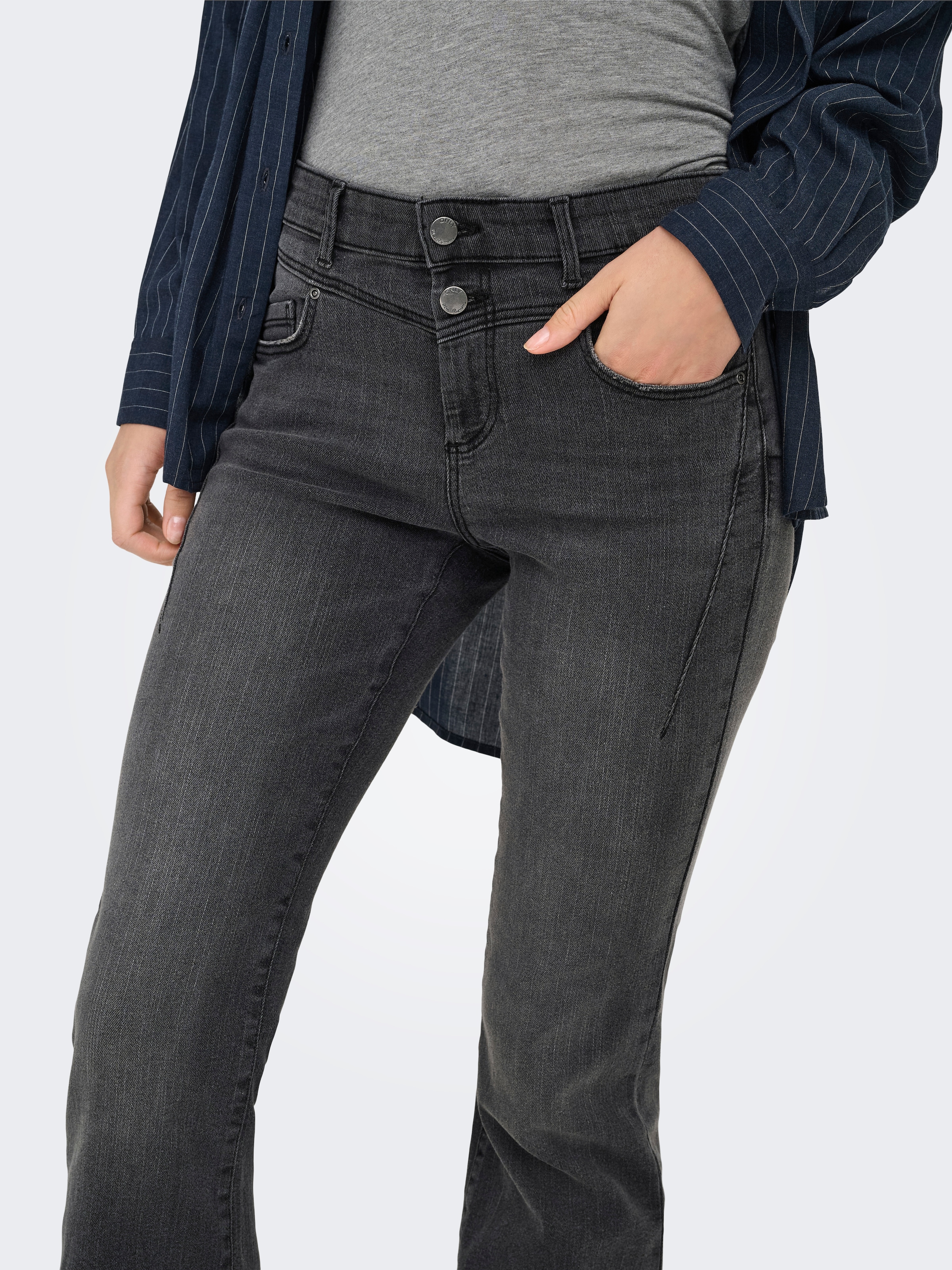 ONLY Bootcut-Jeans »ONLSARAH VIS BUT MID FLARED DNM BOX«
