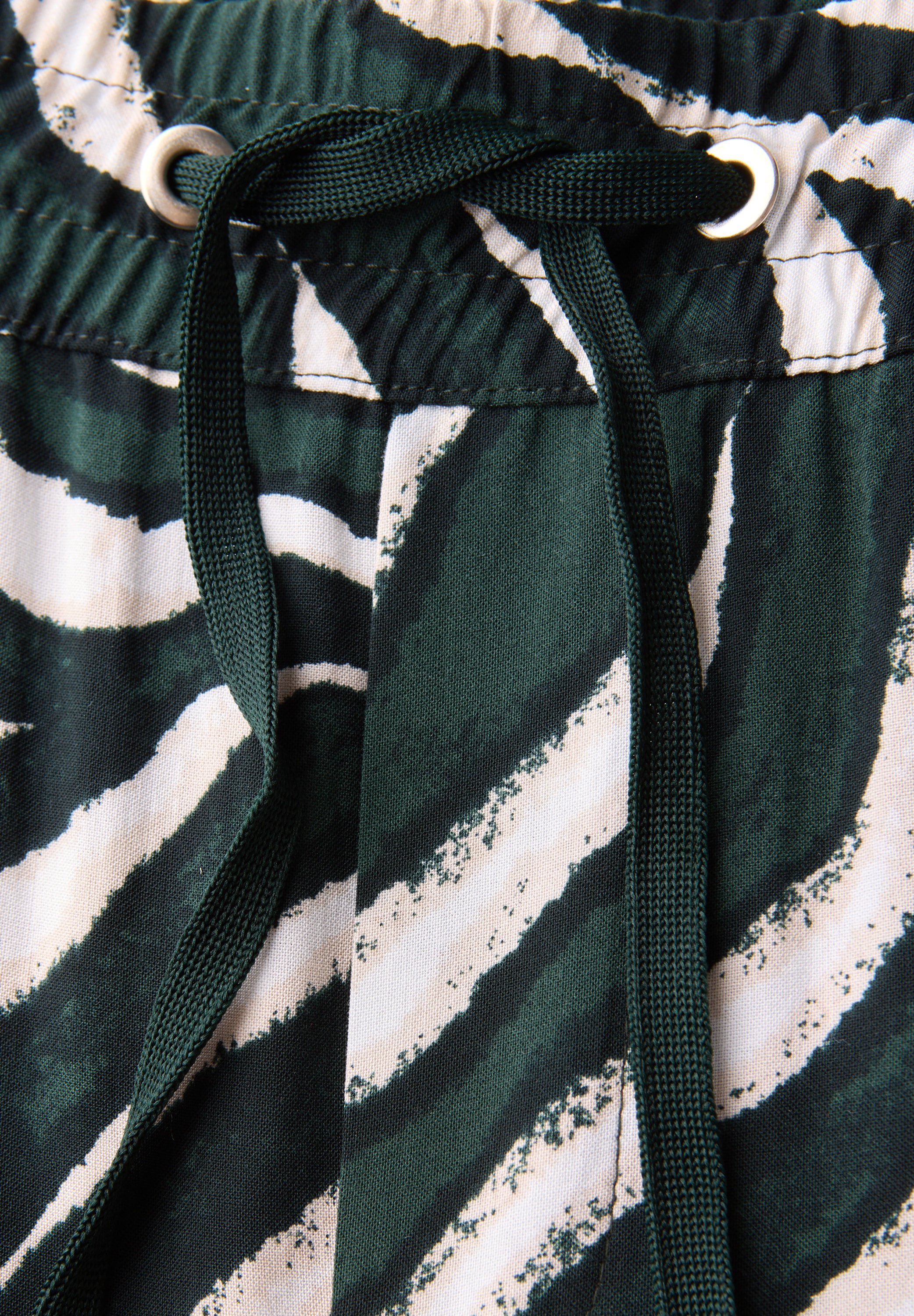STREET ONE Stoffhose »Style Emee«, Sommerhose mit elastischem Bund und Tunnelzug, mit grafischem Muster