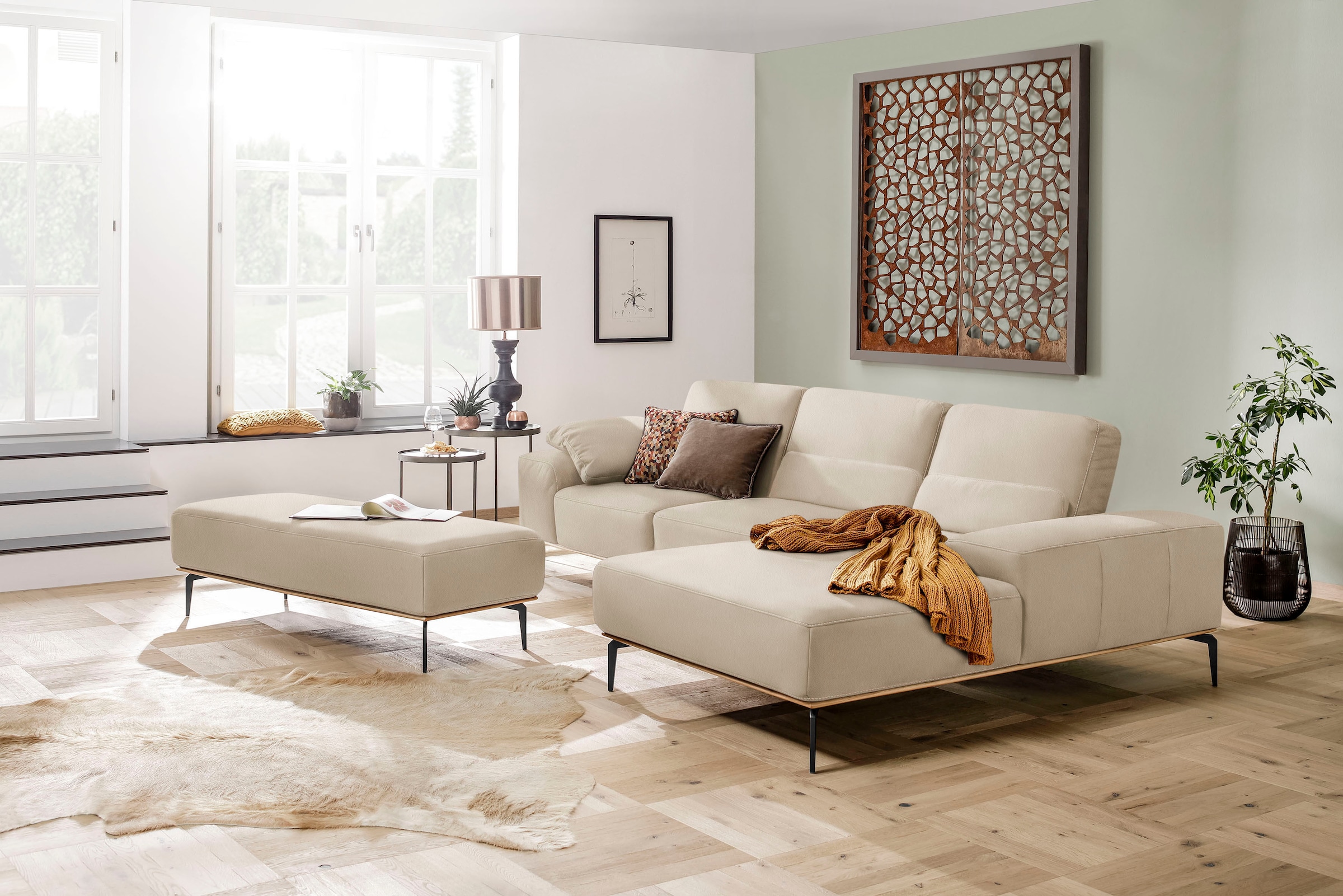 W.SCHILLIG Ecksofa »run, Designsofa mit tollem Sitzkomfort, bequem, L-Form«, mit Holzsockel, Füße in Schwarz pulverbeschichtet, Breite 319 cm