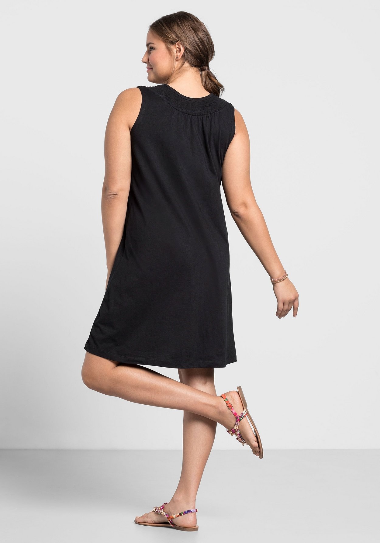 Sheego Jerseykleid »Shirtkleid mit Smok-Einsatz«