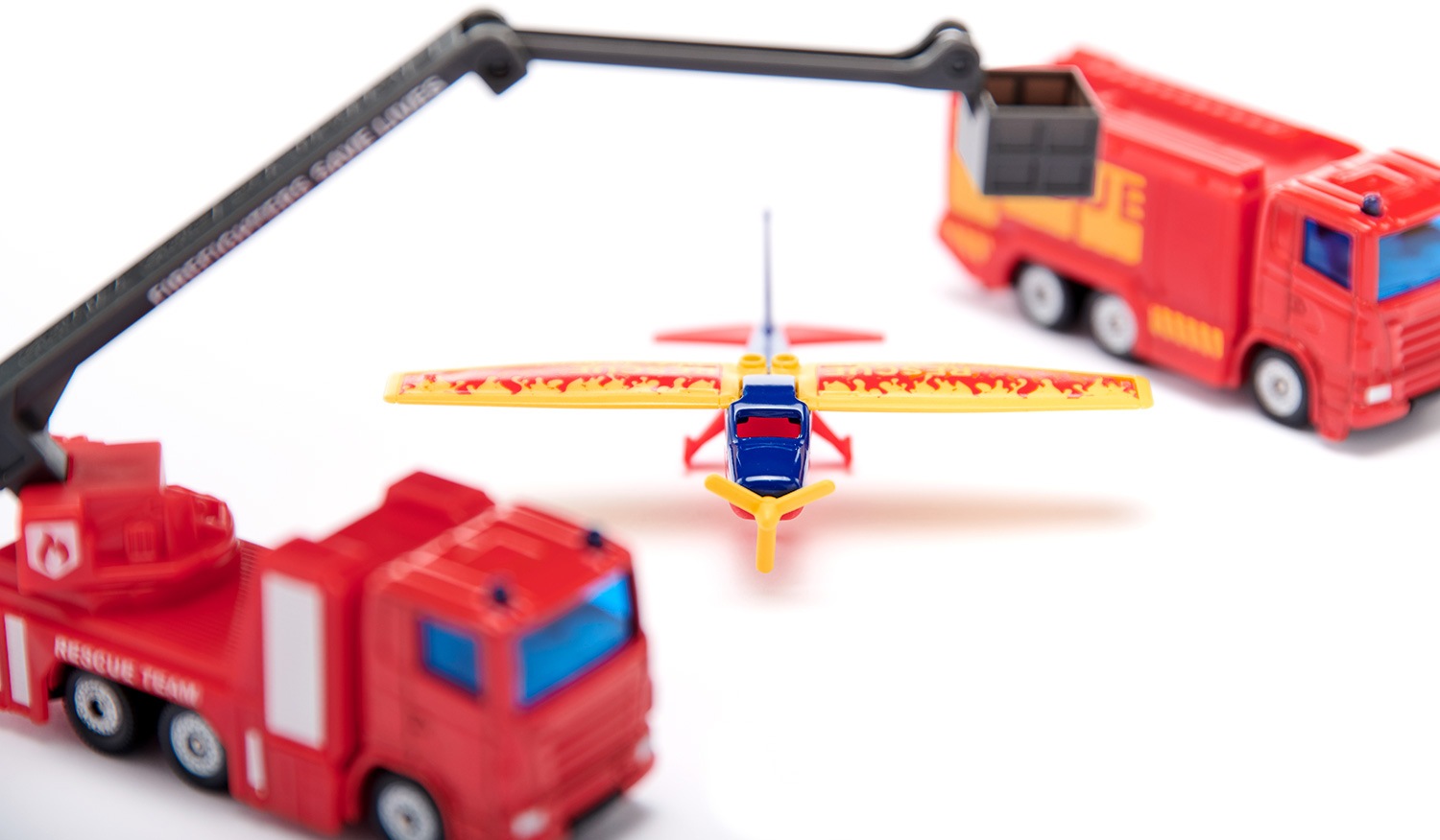 Siku Spielzeug-Feuerwehr »SIKU Super, Geschenkset Feuerwehr (6330)«