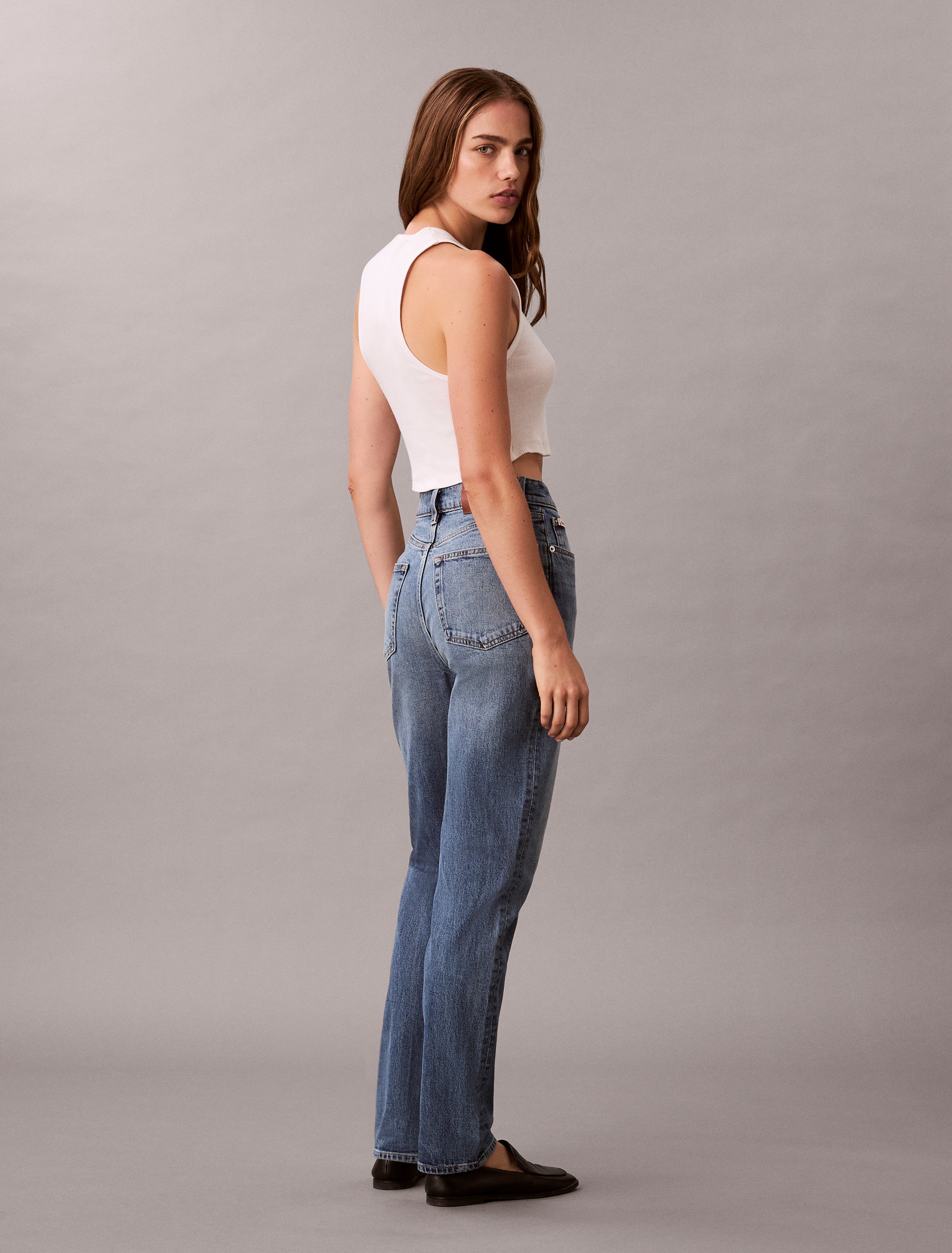 Calvin Klein Jeans Mom-Jeans »NEW MOM JEAN« mit Markenlabel am Bund