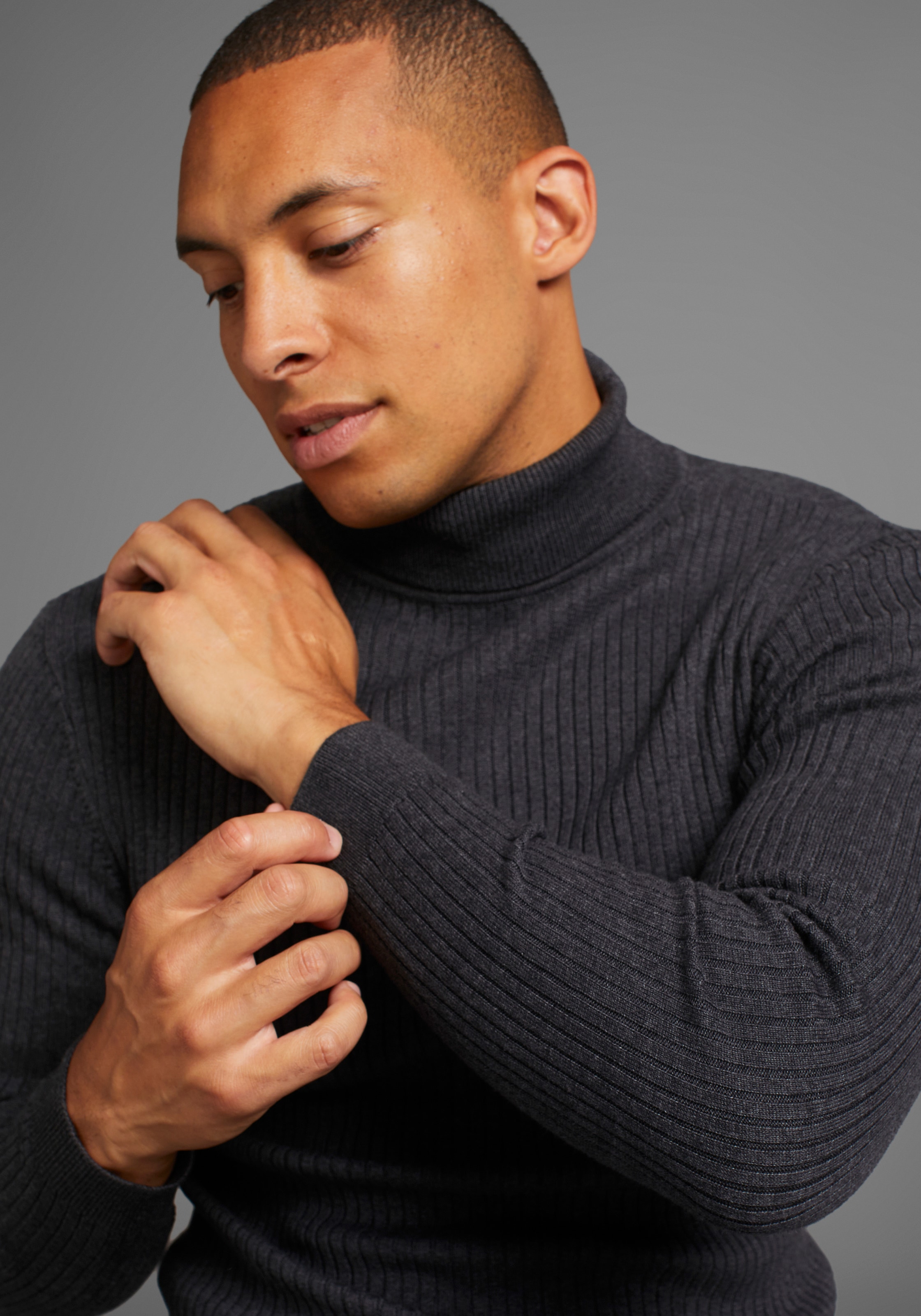 Bruno Banani Rollkragenpullover, in Rippenqualität