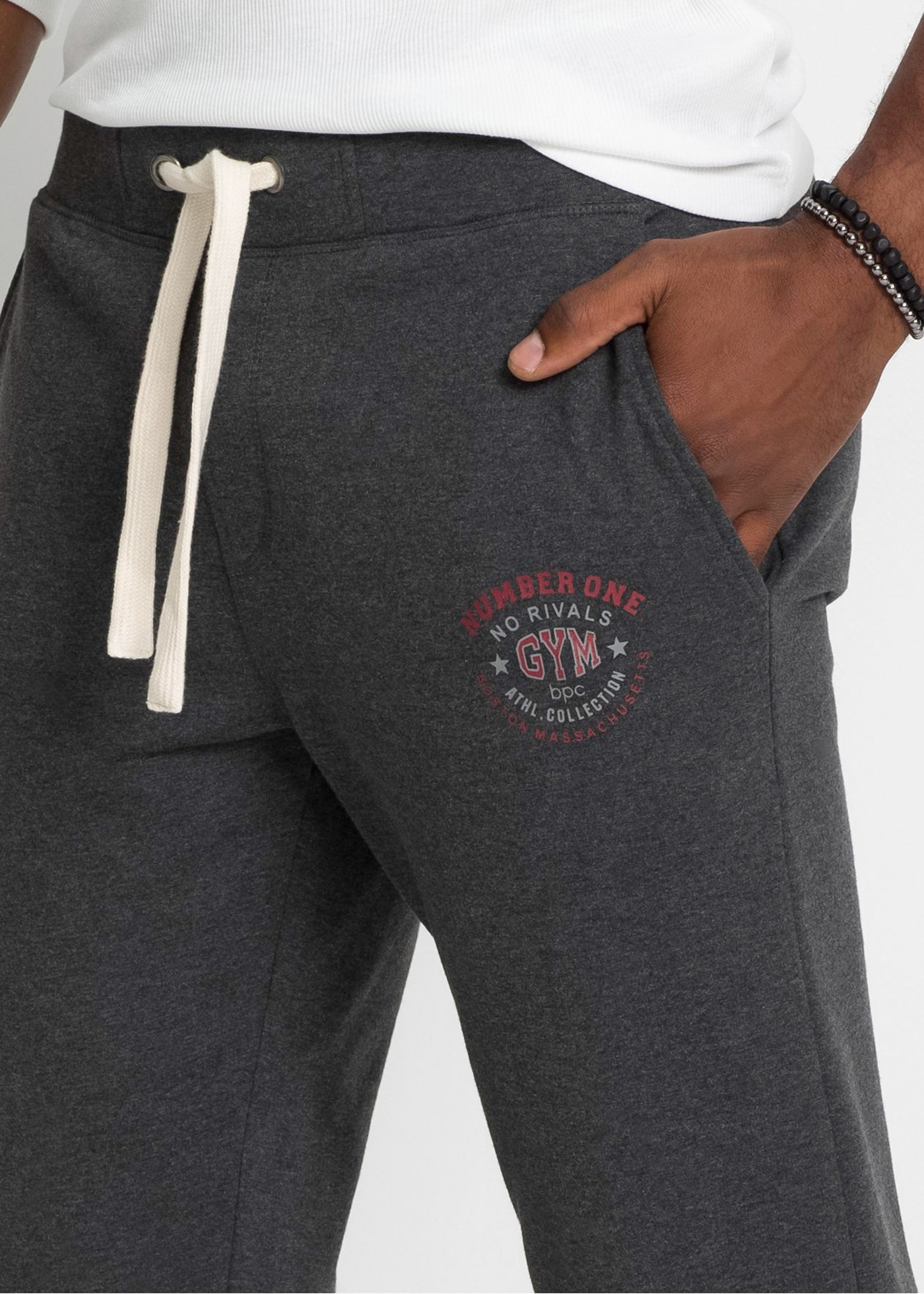 bonprix Jogginghose  mit elastischem Bund, mit Kordelzug, regular fit, mit Gesäßtasche