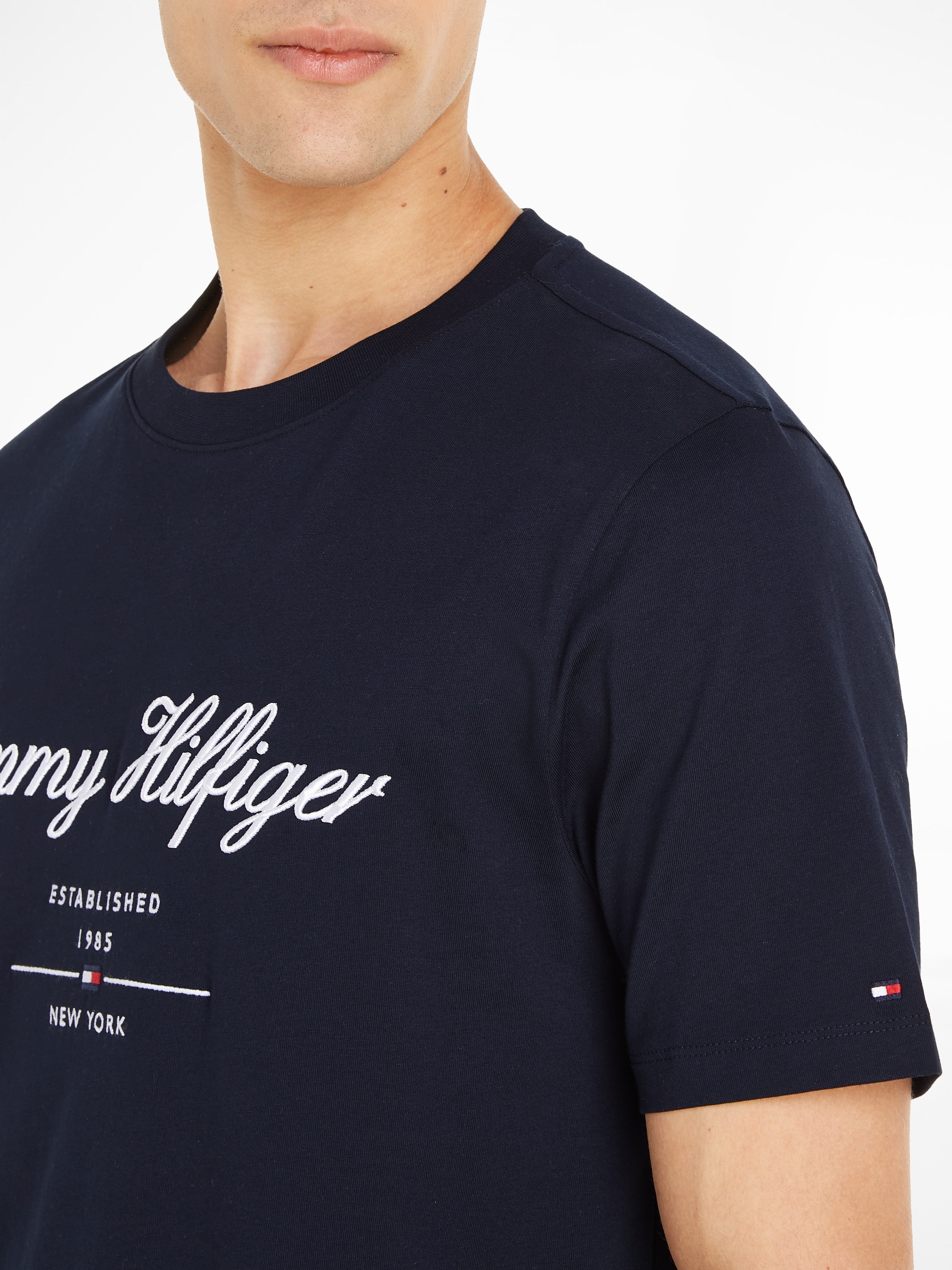 Tommy Hilfiger »SCRIPT LOGO TEE« mit aufgesticktem Logo