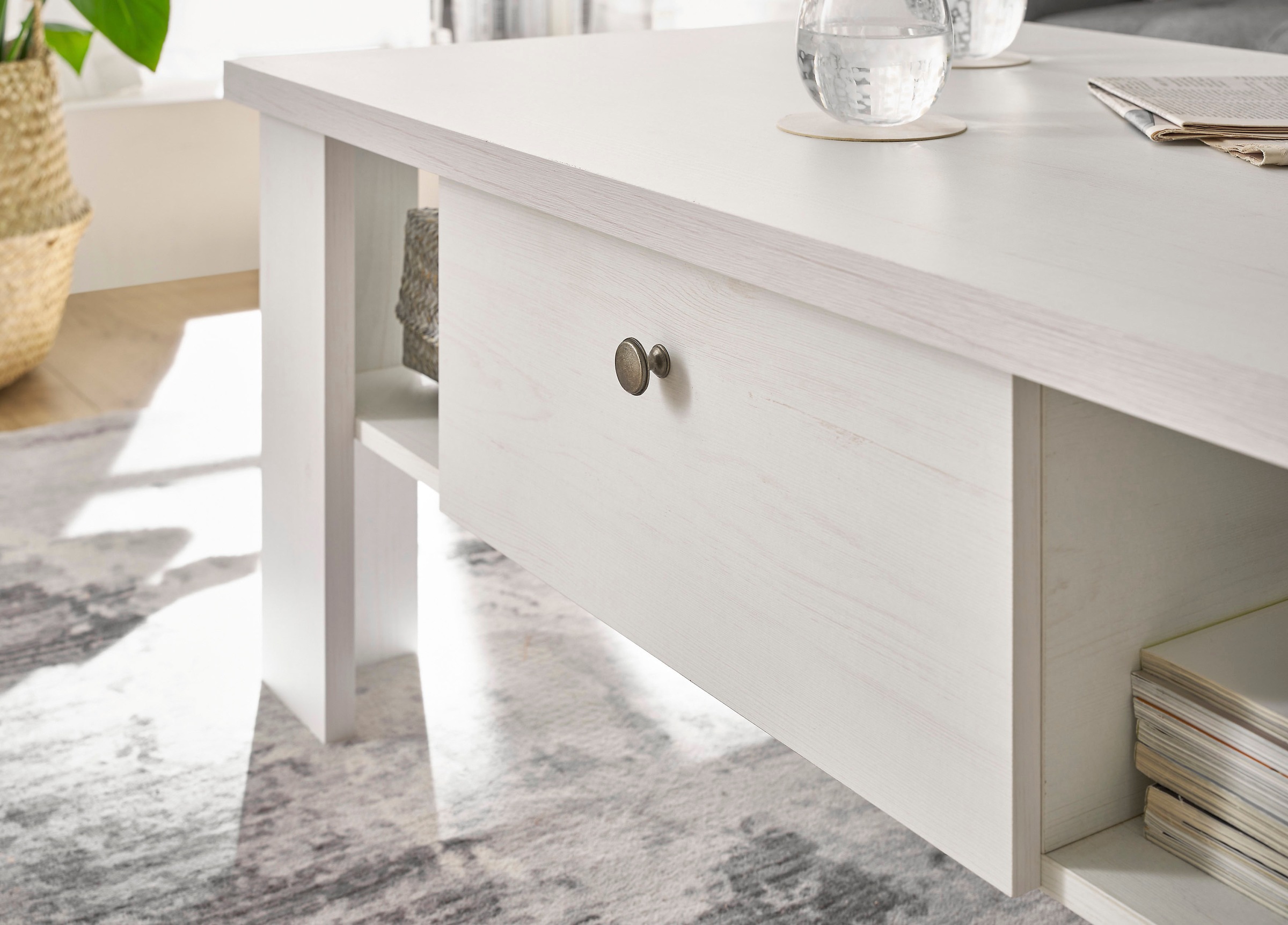 Home affaire Couchtisch »RAVENNA«, im zeitlosen Landhausstil, Breite 107 cm, Griffe aus Metall