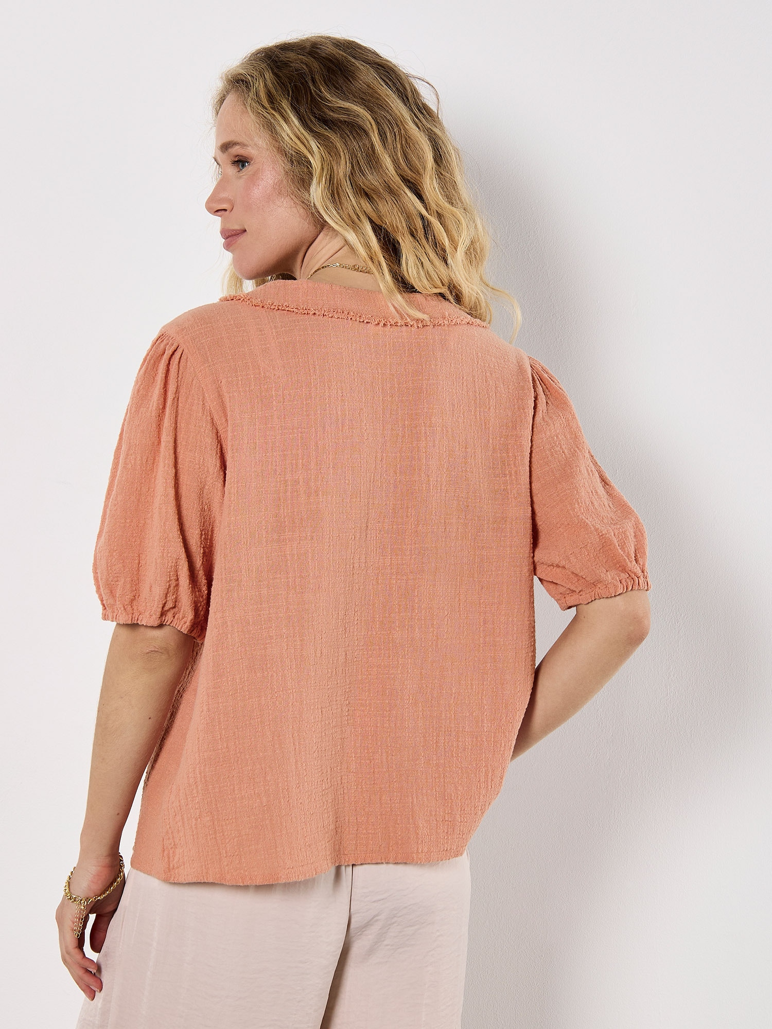 Apricot Klassische Bluse »Bluse« mit Rüschenausschnitt