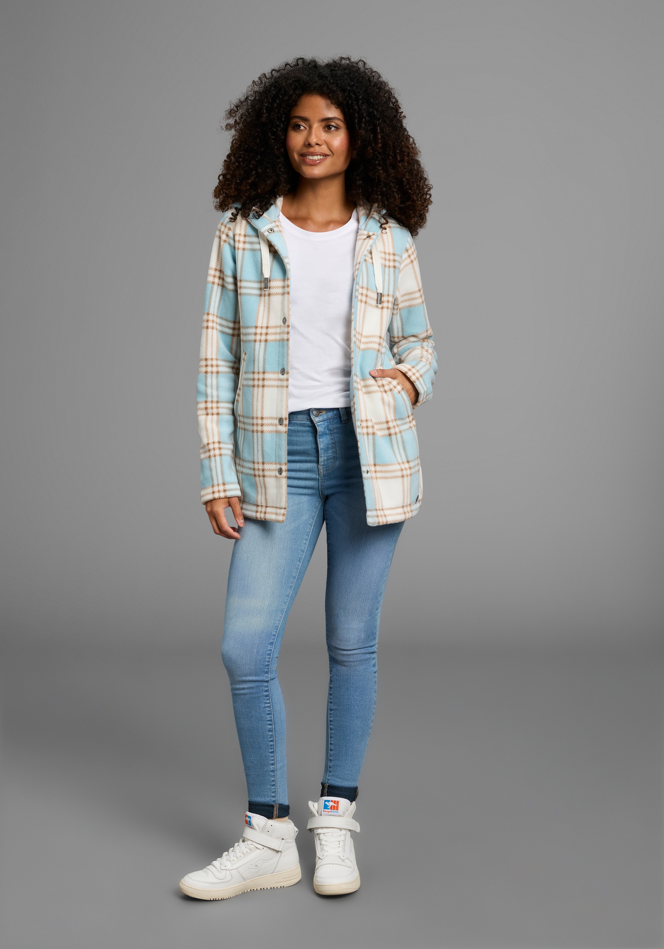 KangaROOS Fleecejacke, mit Kapuze, mit bedrucktem Karo Muster, weite Passform, Übergangsjacke