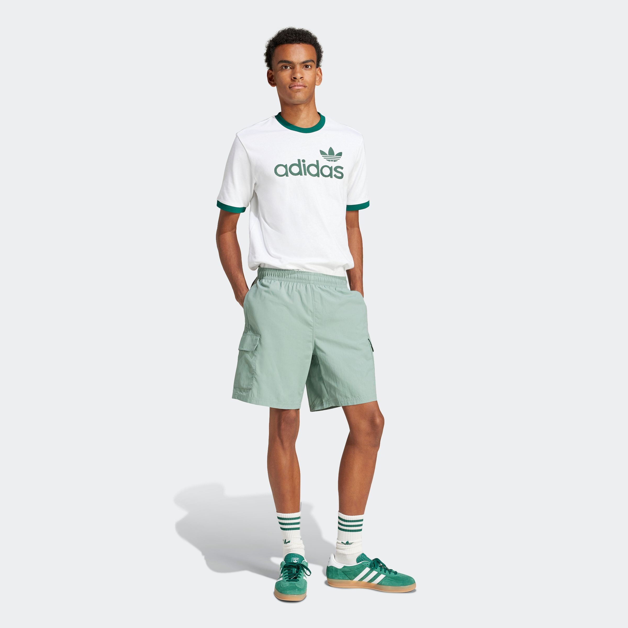 adidas Originals Shorts »ESS WVN SHORTS«, (1 tlg.)