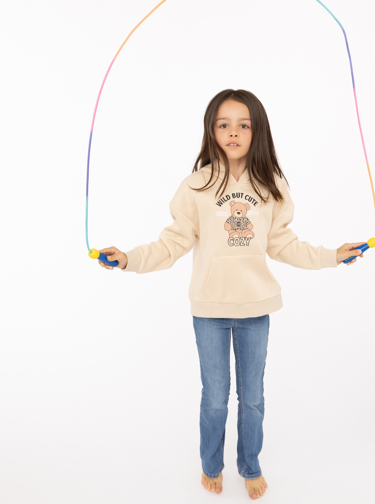 Zwillingsherz Hoodie »"Wild But Cute"« Mini-Me,mit niedlichem Teddybär und selbstbewusstem Slogan