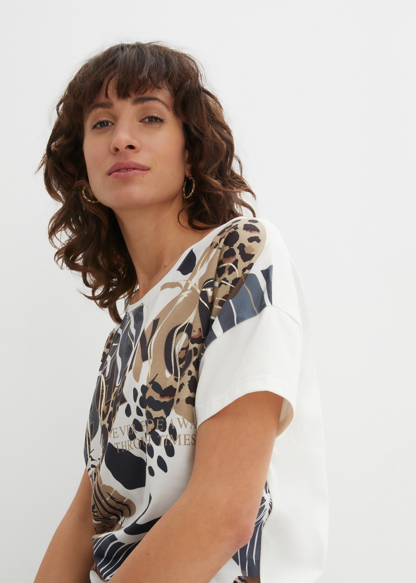 bonprix T-Shirt Loose Fit Passform, Kurzarm, mit Foilprint