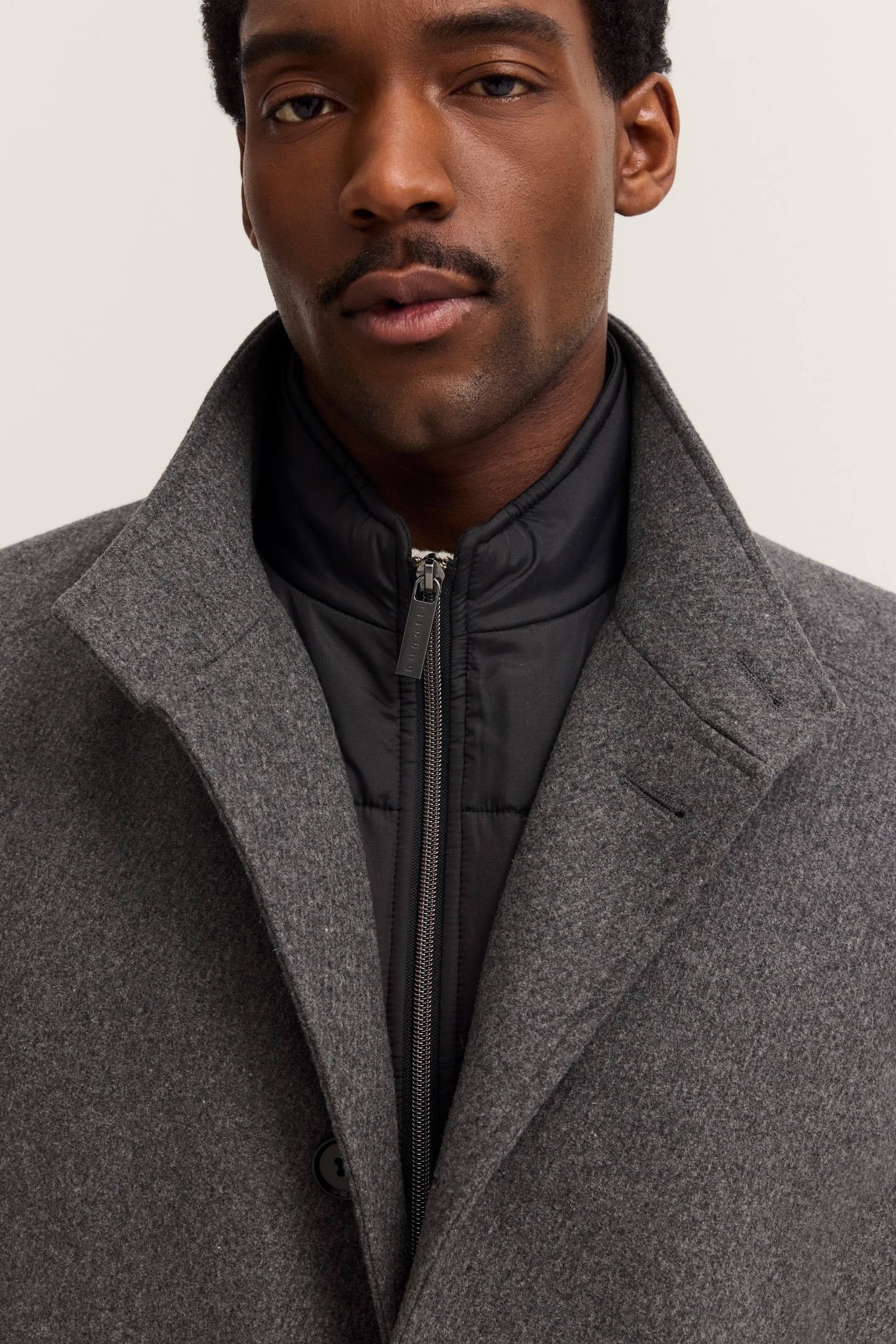 bugatti Kurzmantel »Westen-Einsatz« Modern Fit mit Flexcity Stretch Einsätzen