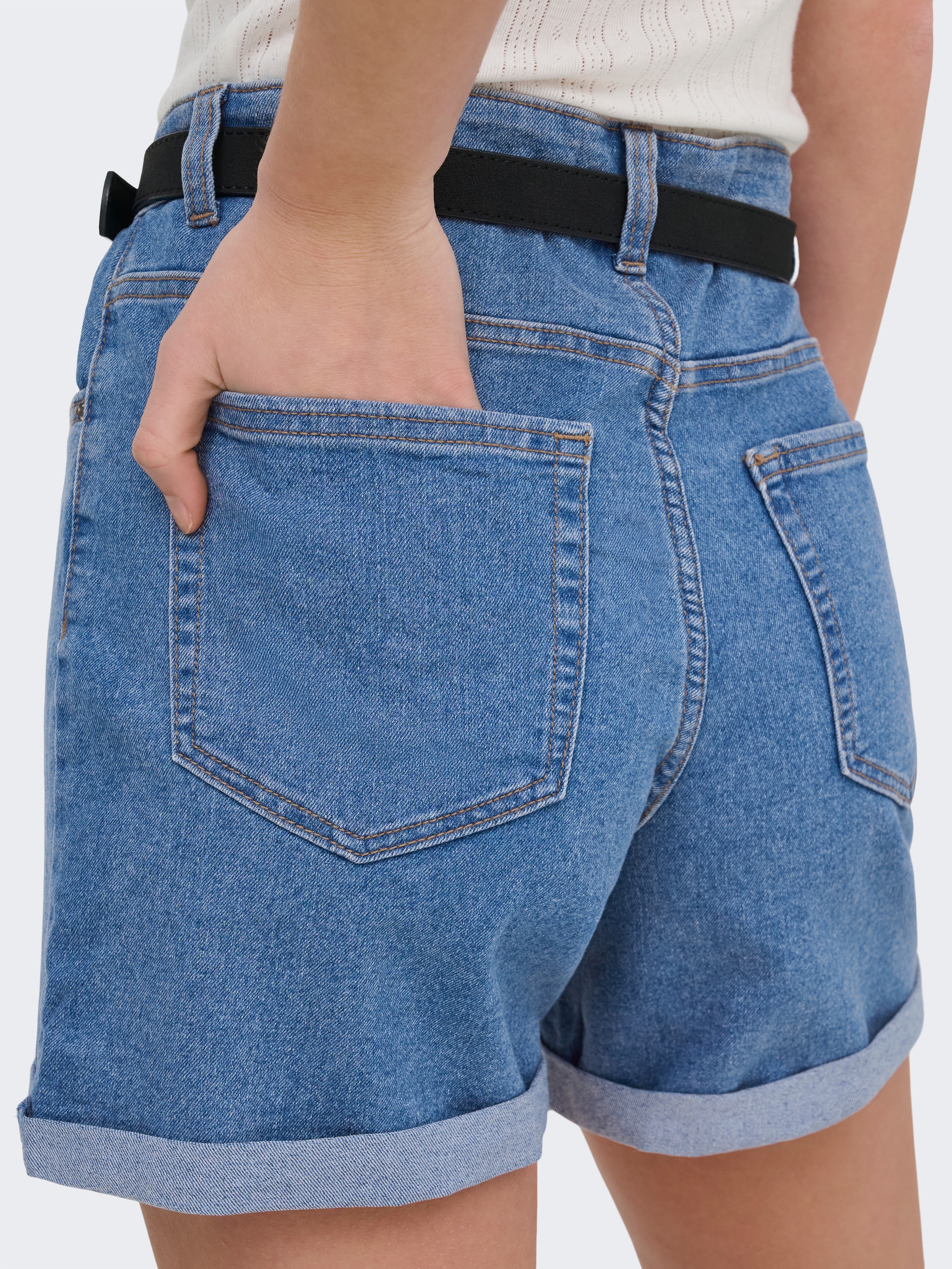 ONLY Jeansshorts »ONLLAURA HW FOLD UP SHORT BOX DNM« Baumwoll-Denim mit Stretch, regular fit, high waist