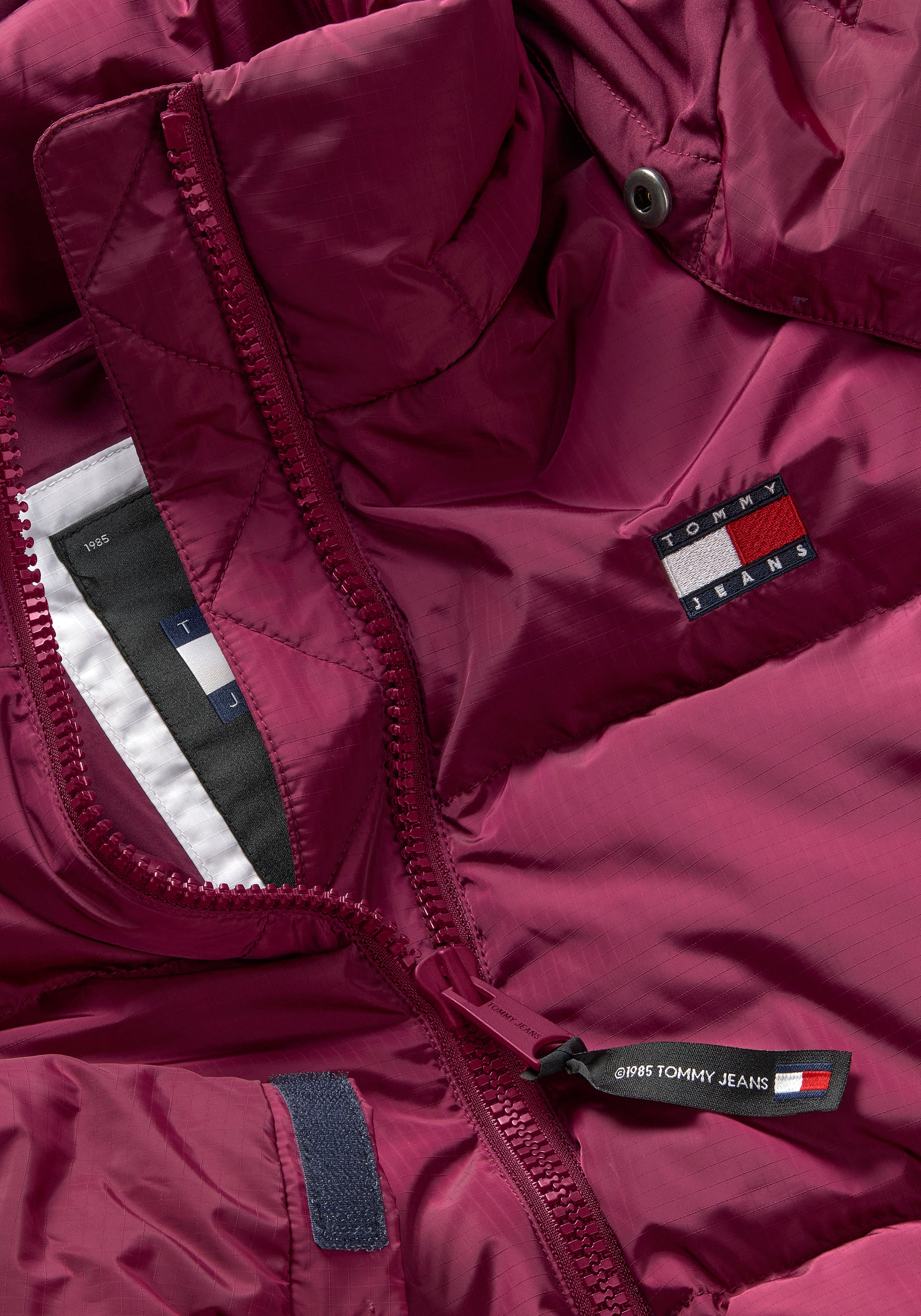 Tommy Jeans Steppjacke »TJW ALASKA PUFFER EXT«, mit Kapuze, mit Logostickereien