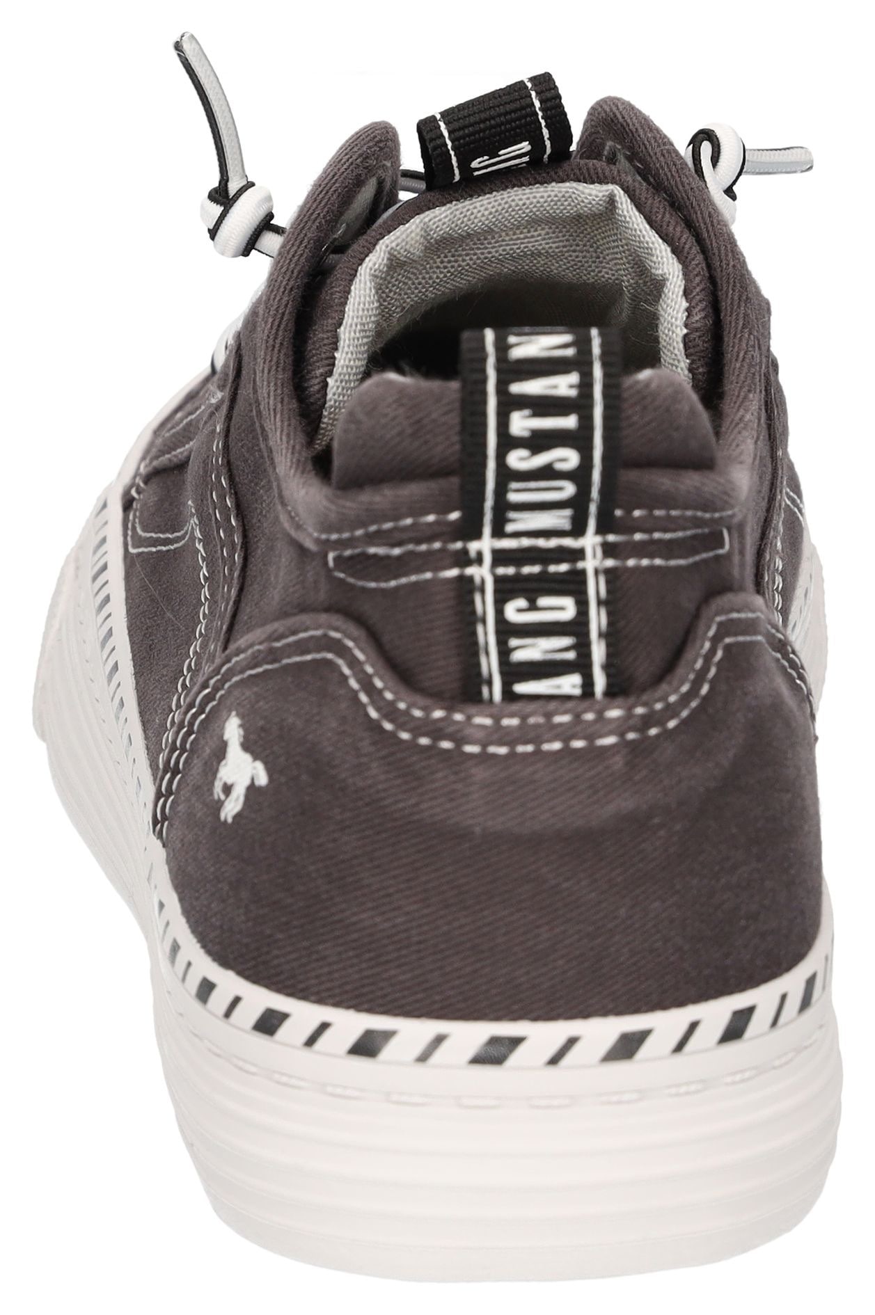Mustang Shoes Slip-On Sneaker, Slipper, Schlupfschuh, Freizeitschuh mit farbiger Sohleneinfassung