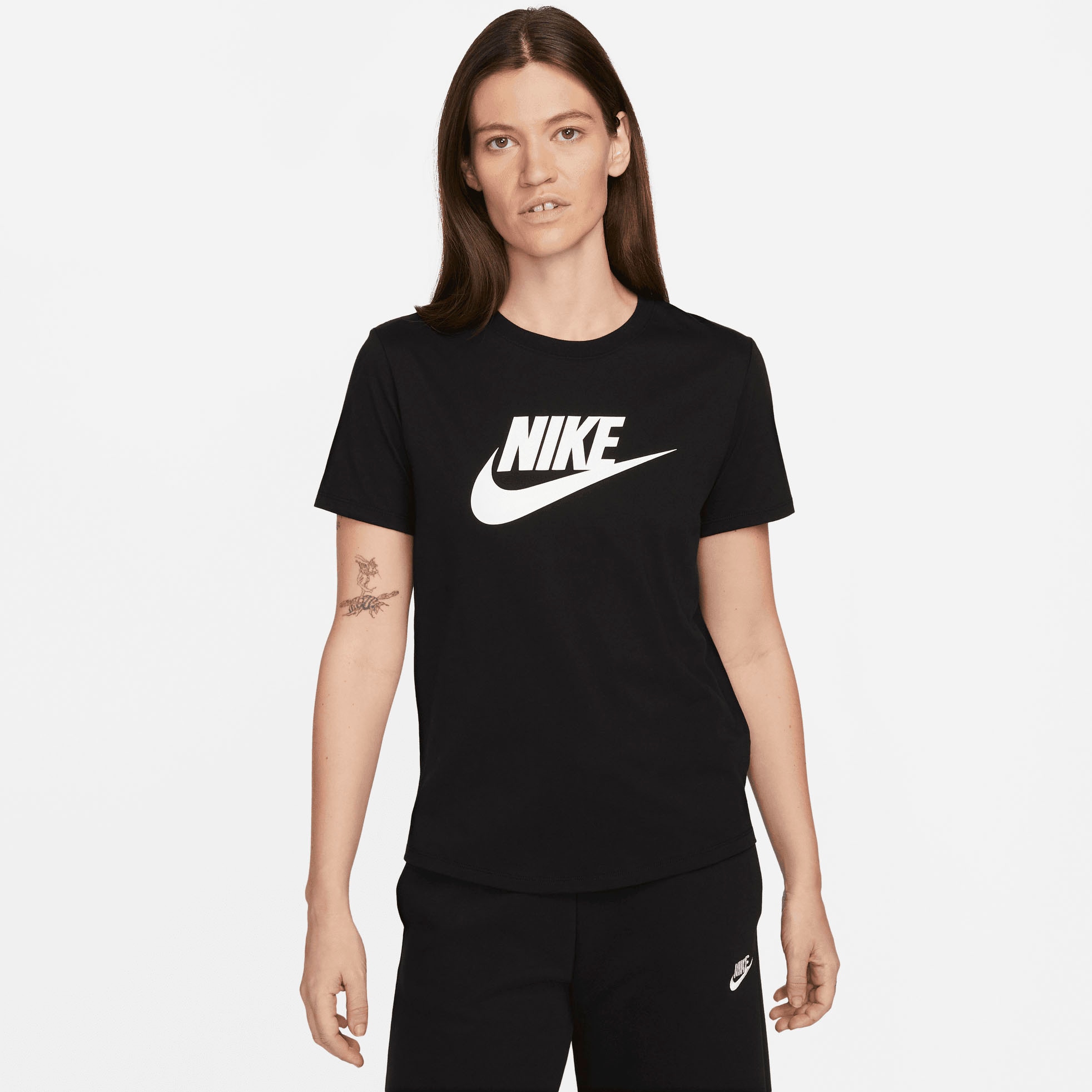 Nike Sportswear T-Shirt »ESSENTIALS WOMEN'S LOGO T-SHIRT«