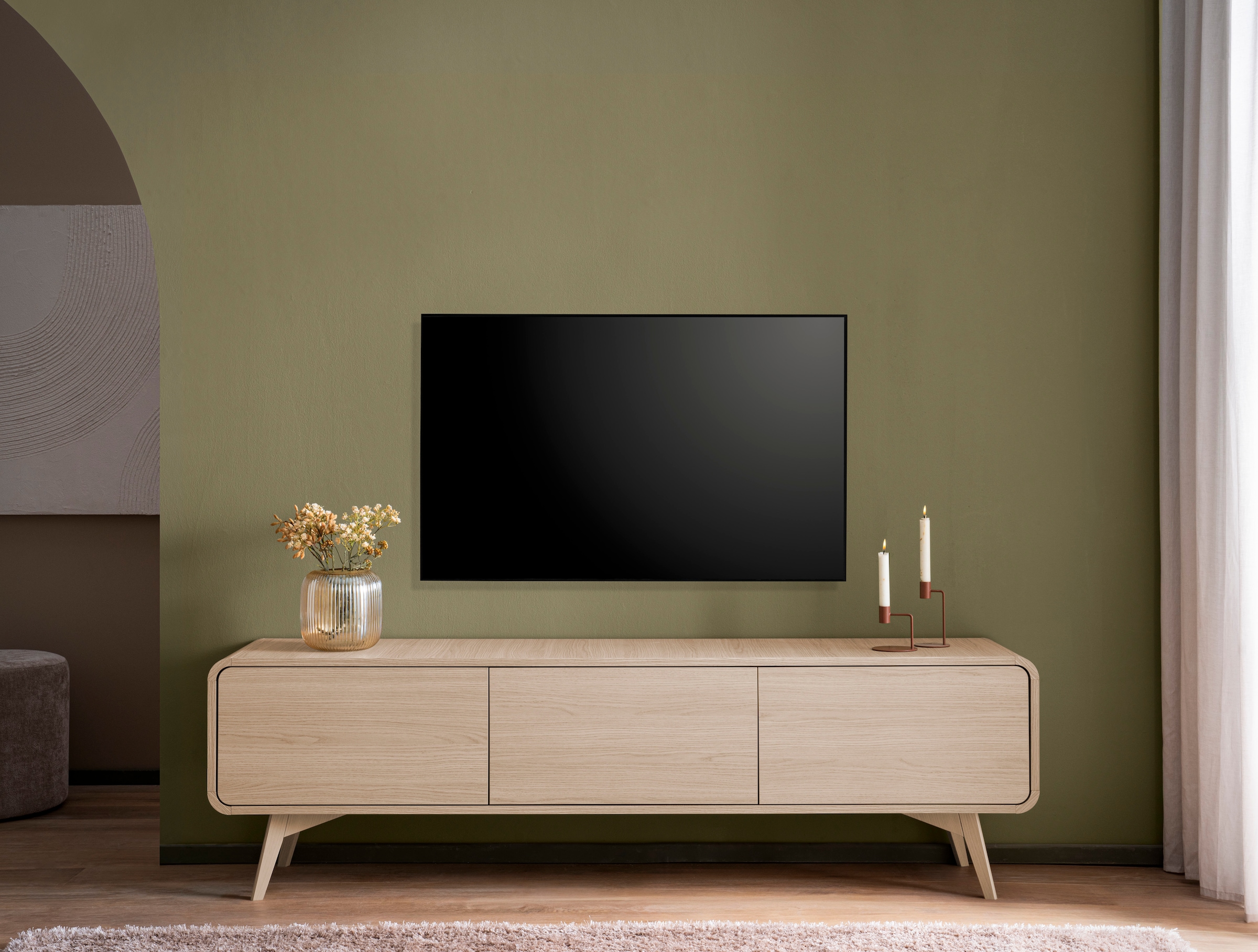 Home affaire Lowboard »Torsby, moderner TV-Schrank, Kommode in Eiche Natur, TV-Unterschrank« abgerundete Ecken, ausreichend Stauraum, vielseitig einsetzbar