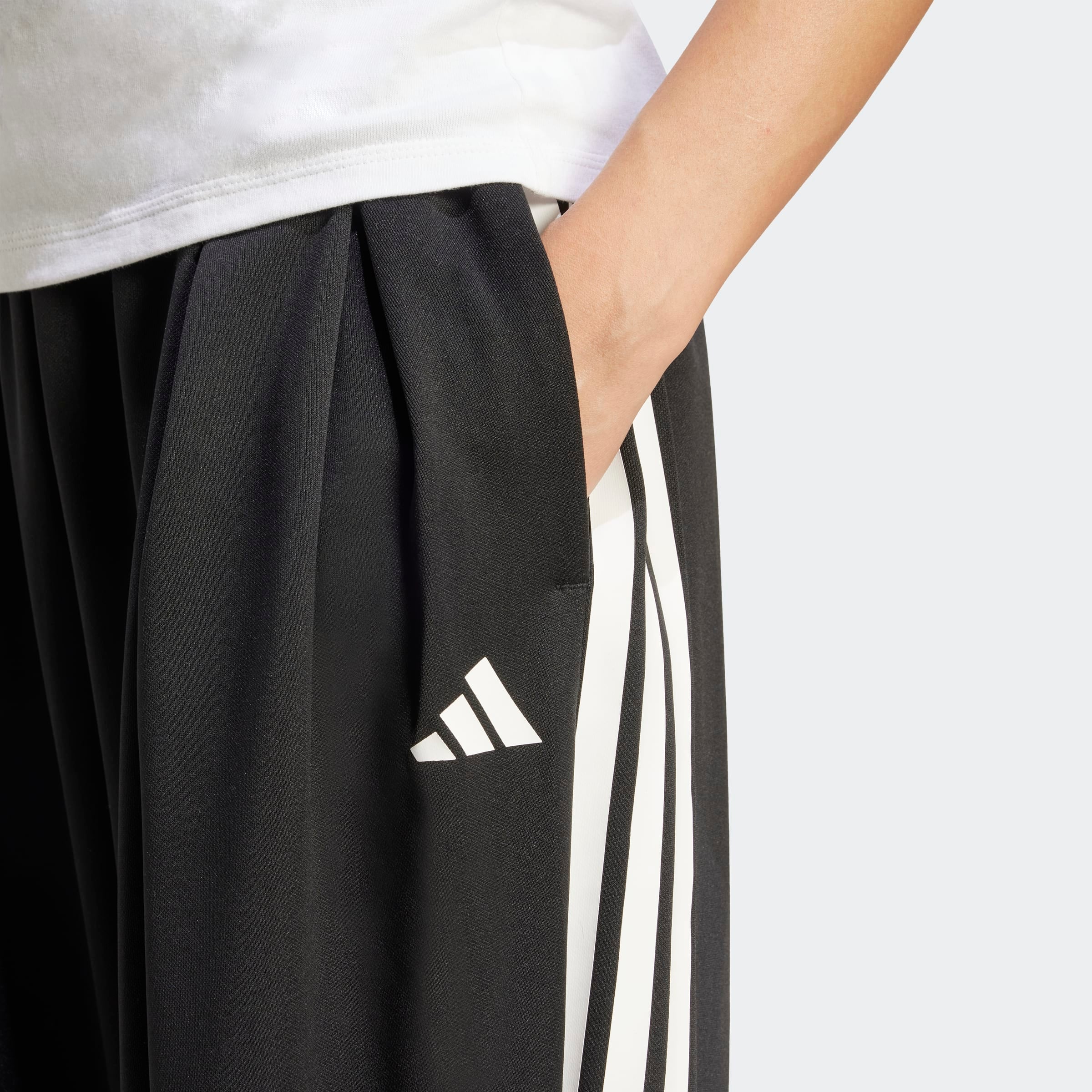 adidas Sportswear Sporthose »TIRO 3-STRIPES PLISSIERTE«