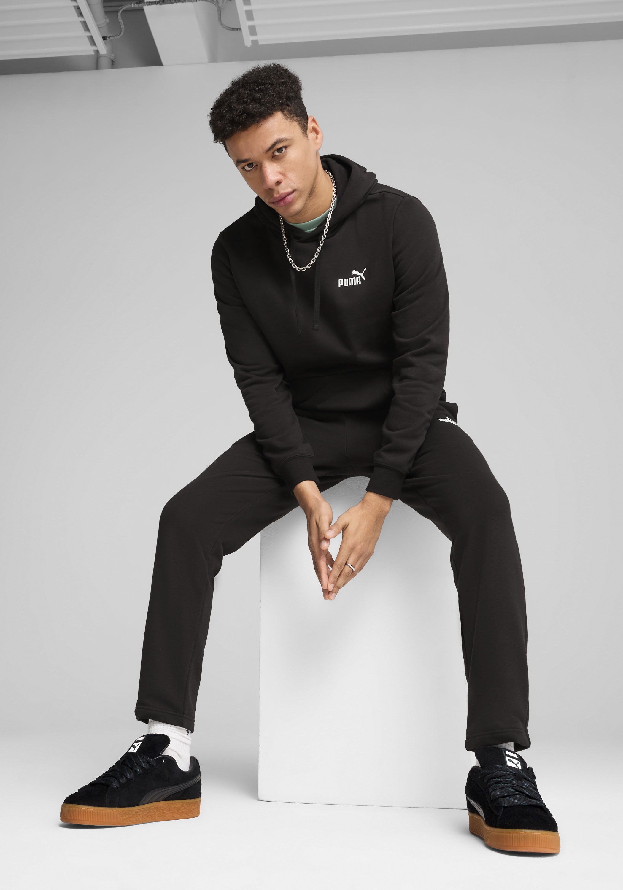 PUMA Kapuzensweatshirt »ESS SMALL NO. 1 LOGO HOODIE FL«, mit verstellbarer Kapuze, Regular Fit, mit Kängurutasche
