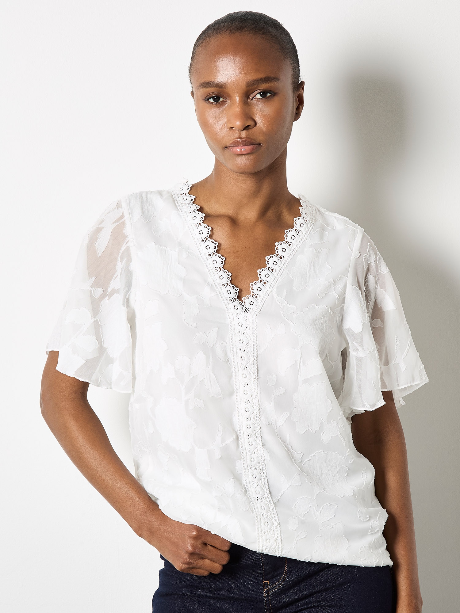 Apricot Klassische Bluse »Bluse« mit Häkelbordüre